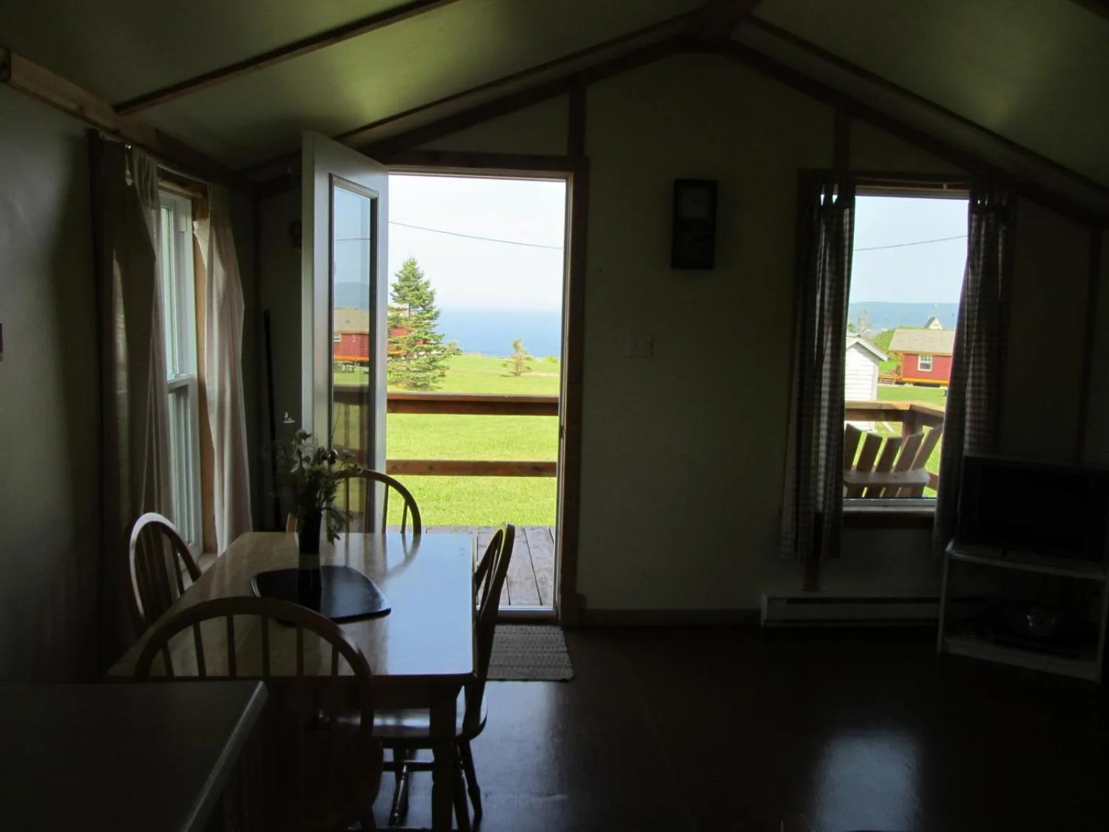 Dining area in Chalets Nature Océan
