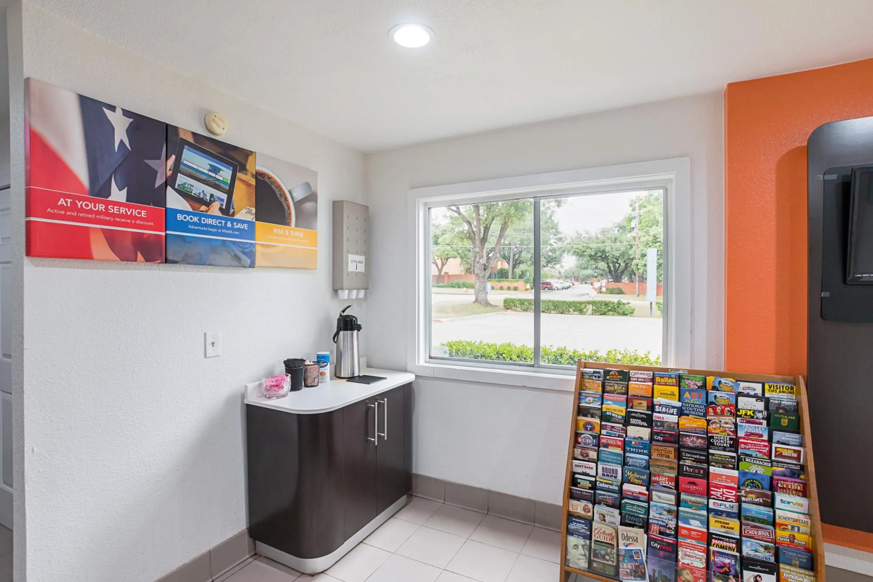 Lobby or reception in Motel 6-Grand Prairie, TX - Near Six Flags Drive