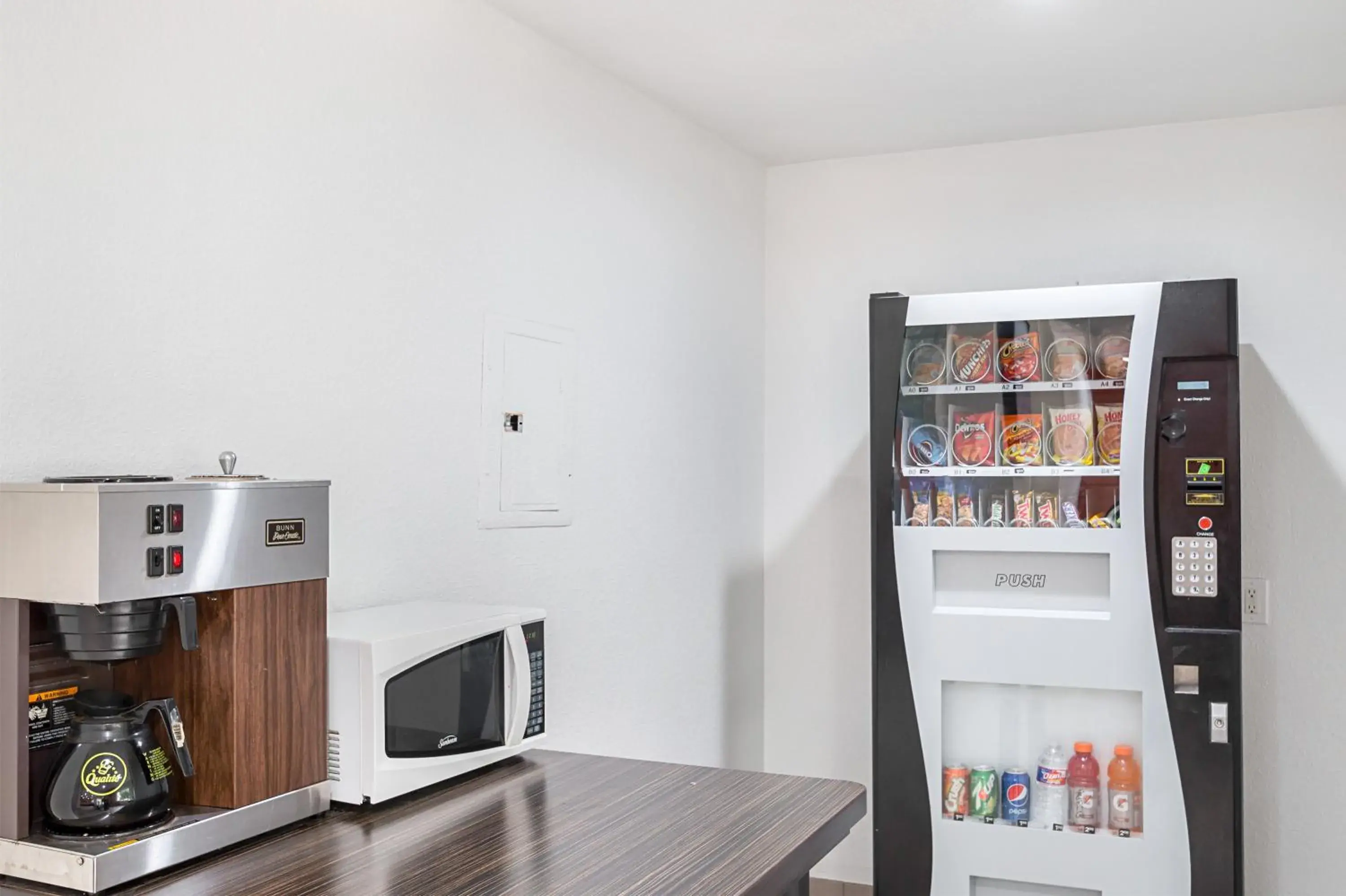 Lobby or reception in Motel 6-Grand Prairie, TX - Near Six Flags Drive Lobby or reception in Motel 6-Grand Prairie, TX - Near Six Flags Drive