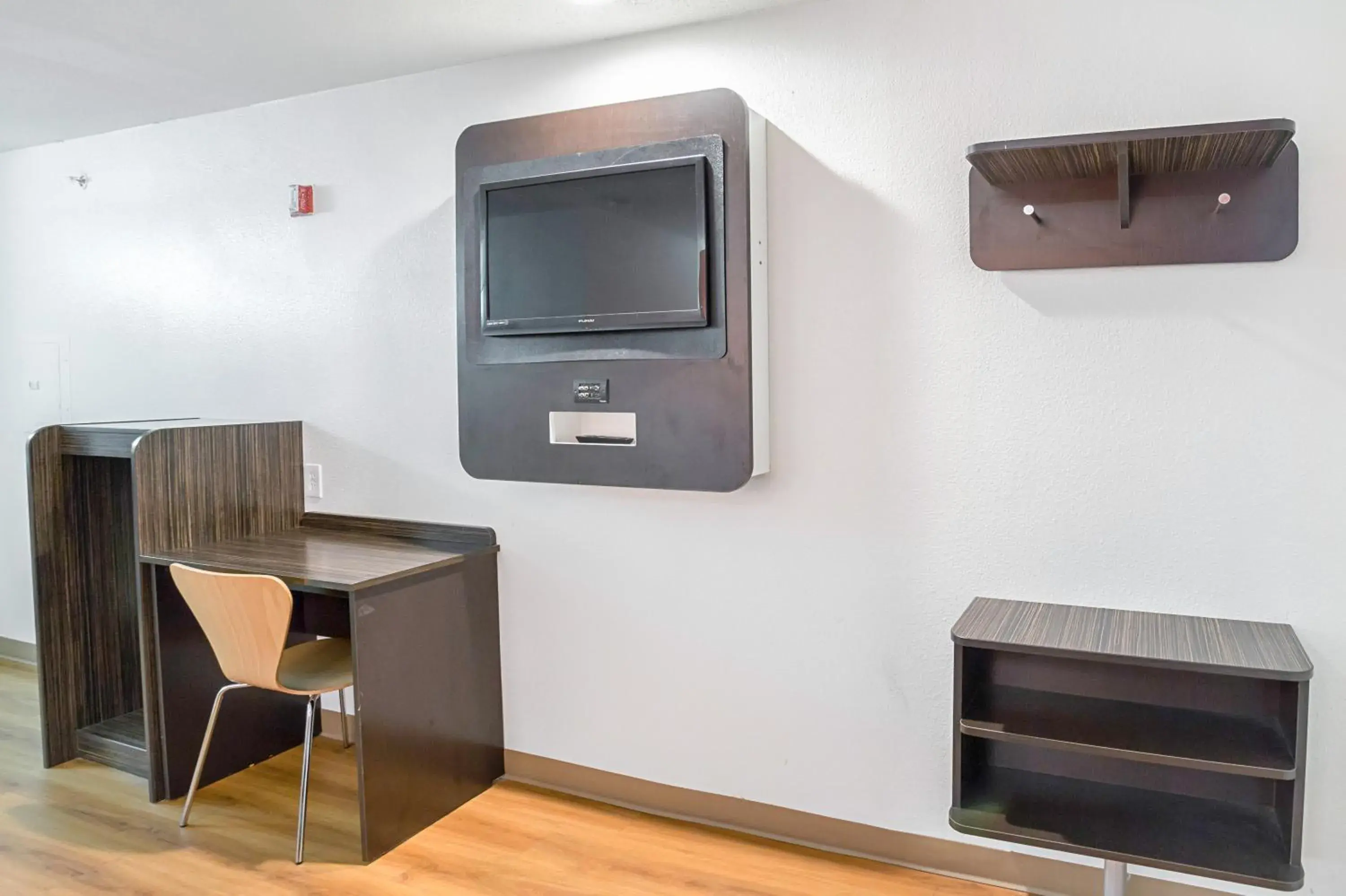 Bedroom in Motel 6-Grand Prairie, TX - Near Six Flags Drive Bedroom in Motel 6-Grand Prairie, TX - Near Six Flags Drive