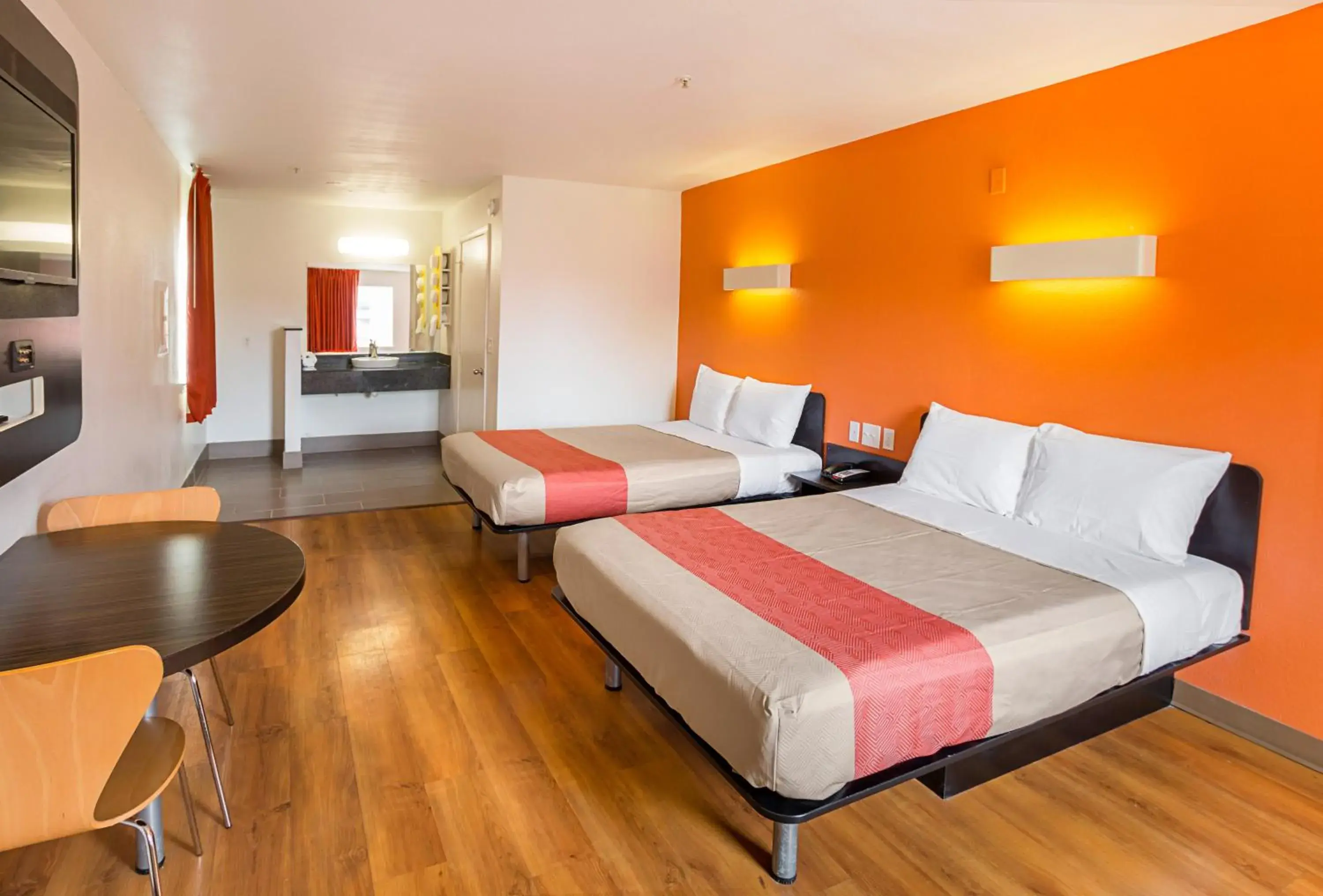 Bedroom, Bed in Motel 6-Grand Prairie, TX - Near Six Flags Drive Bedroom, Bed in Motel 6-Grand Prairie, TX - Near Six Flags Drive