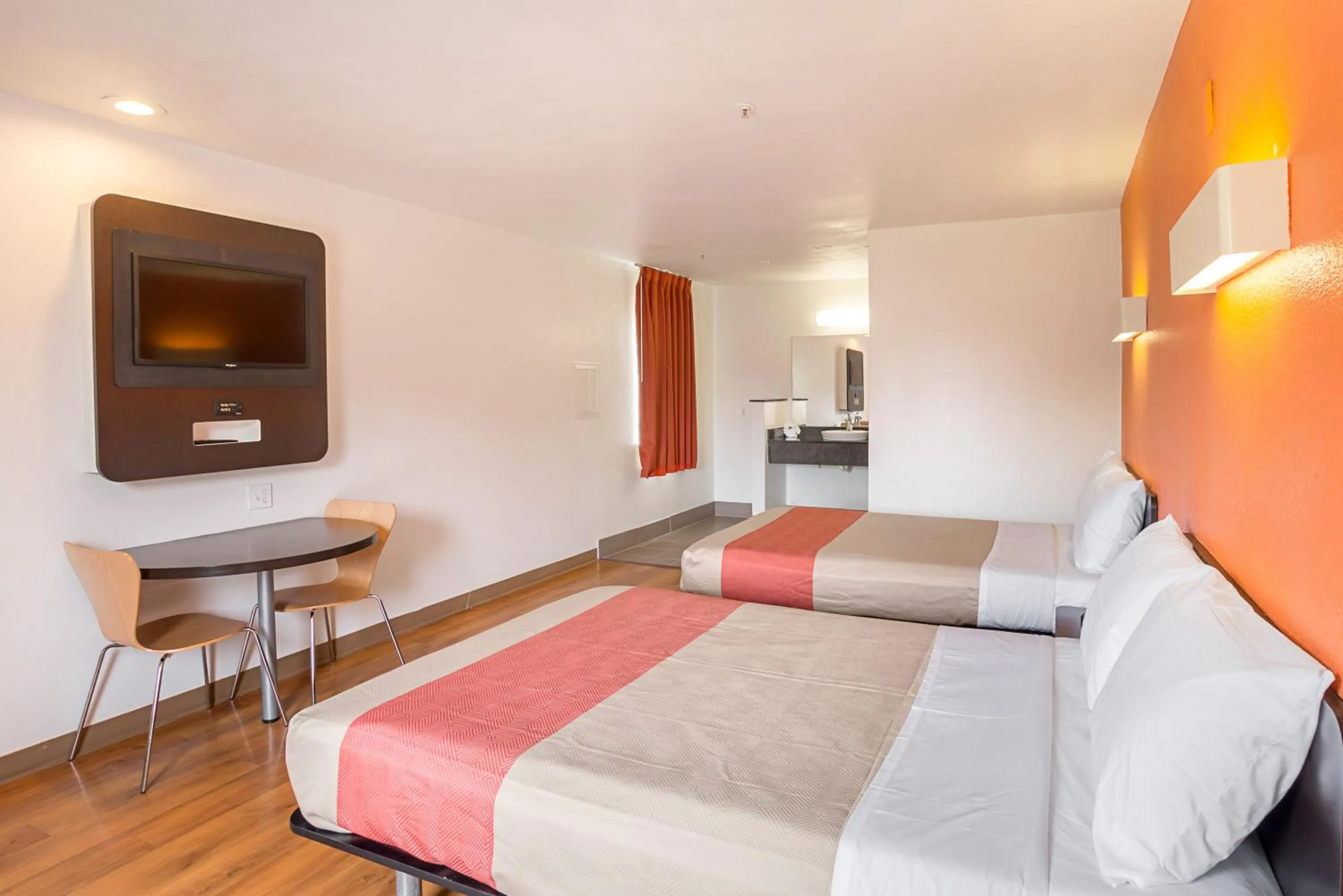 Bedroom, Bed in Motel 6-Grand Prairie, TX - Near Six Flags Drive