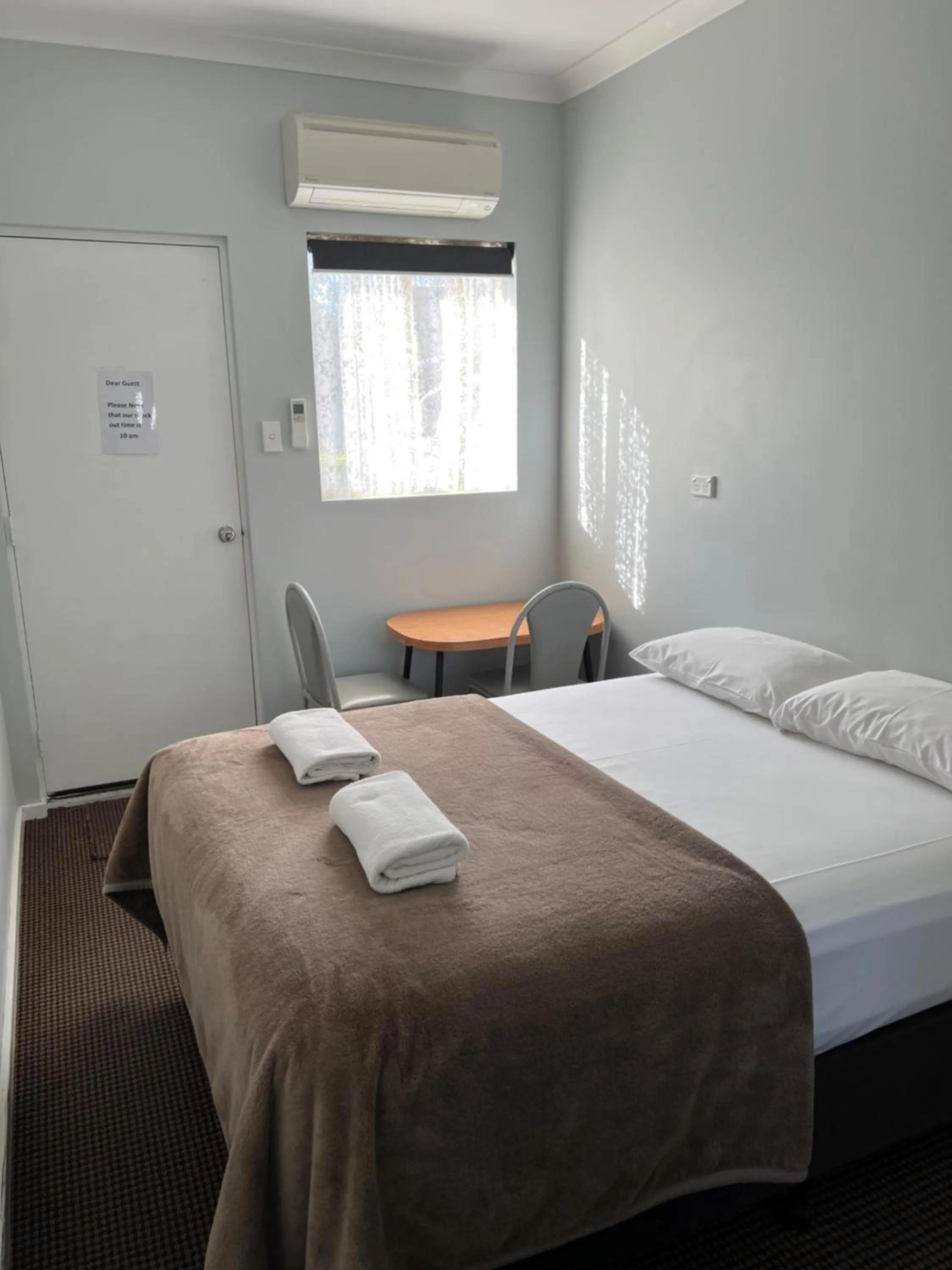 Bed in Restawile Motel