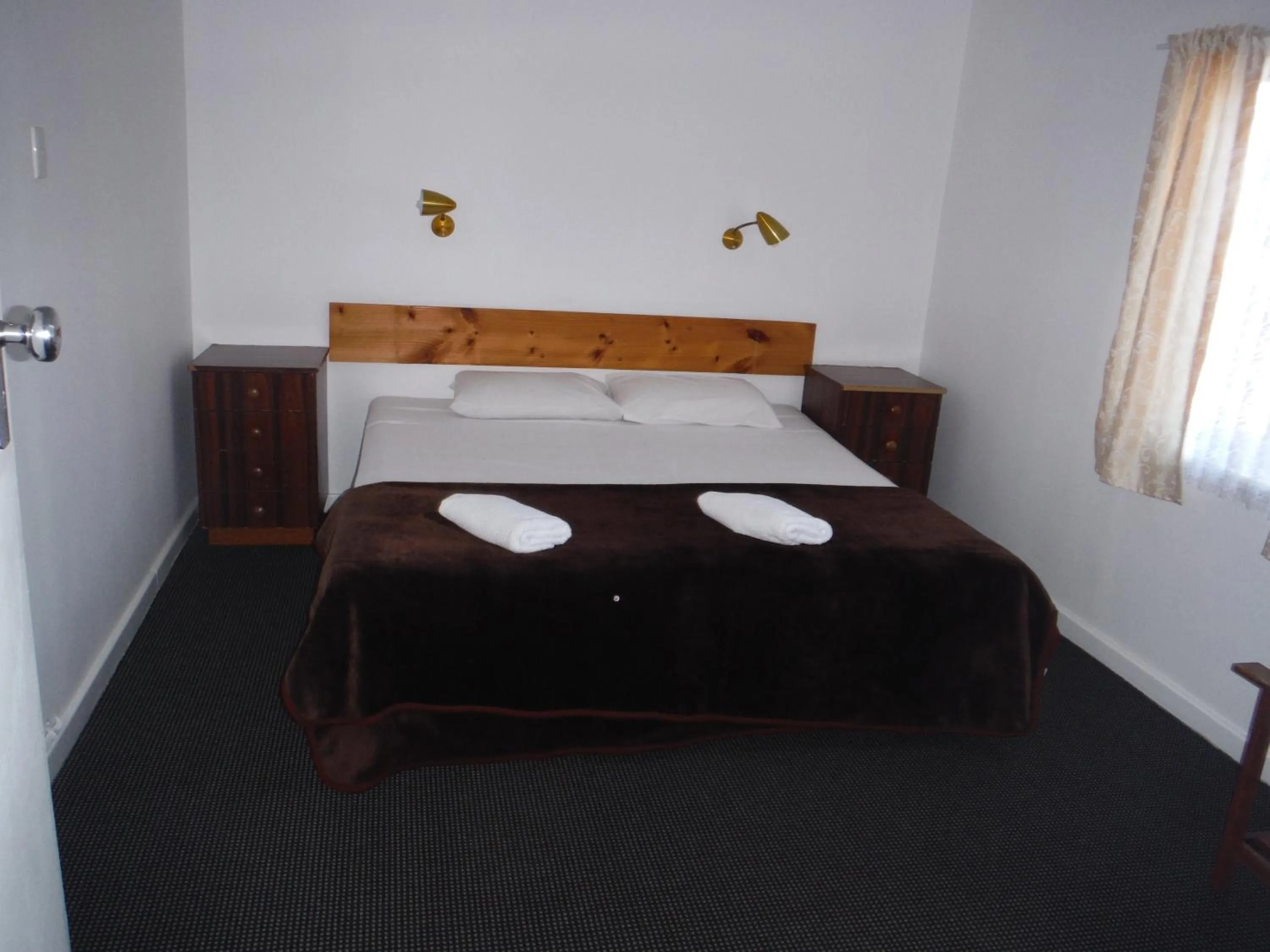 Bed in Restawile Motel