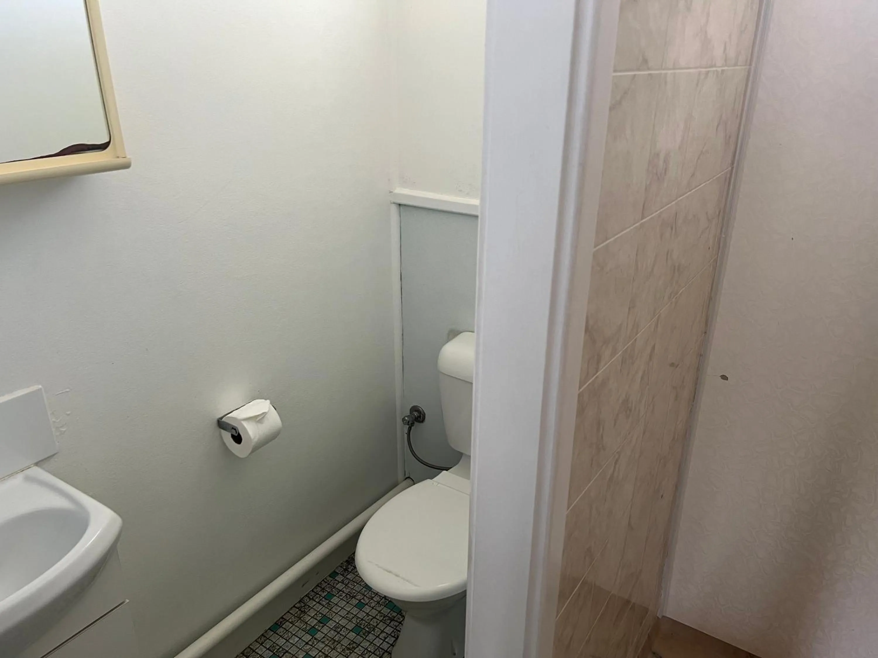 Toilet in Restawile Motel