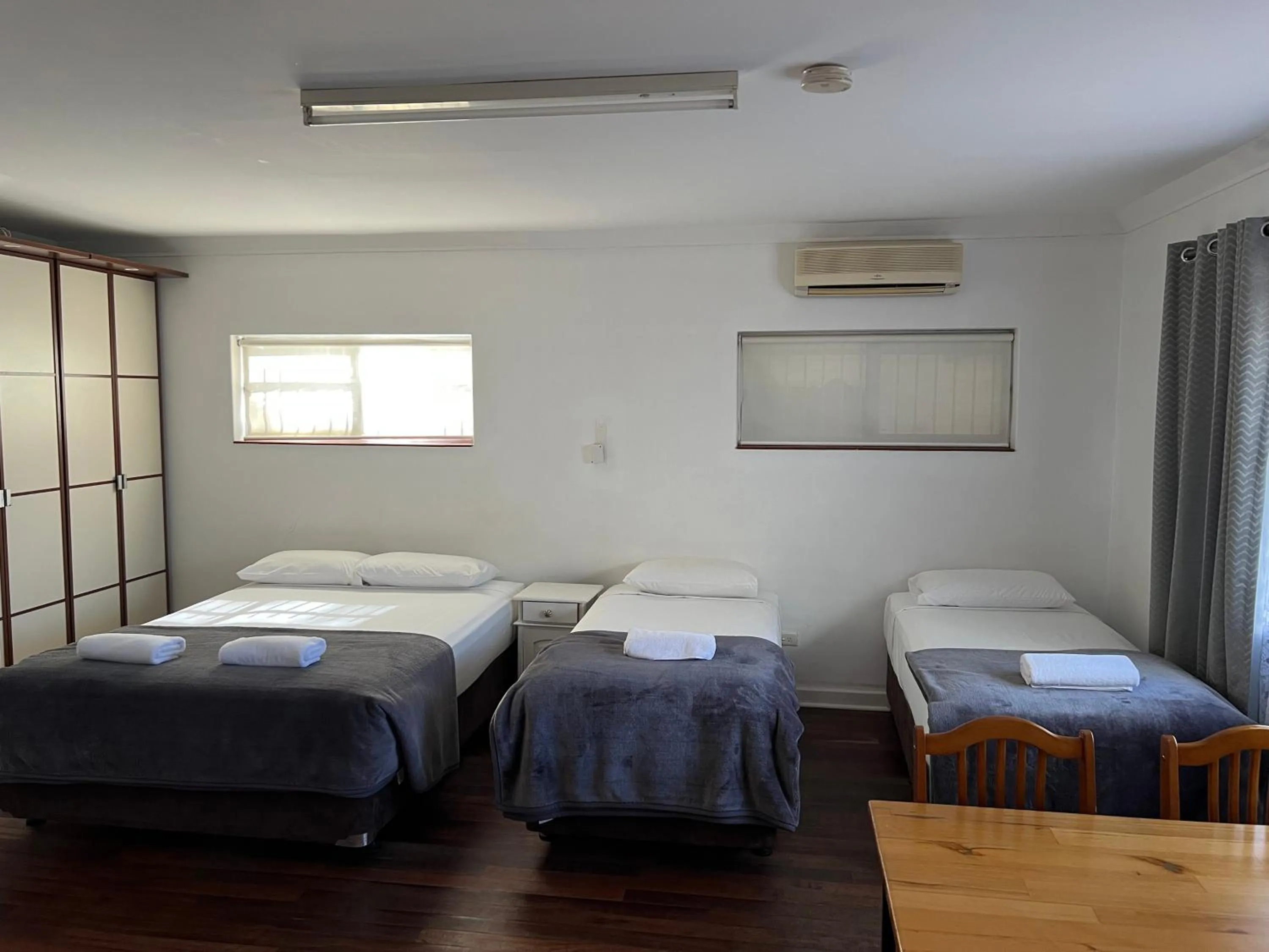 Photo of the whole room, Bed in Restawile Motel