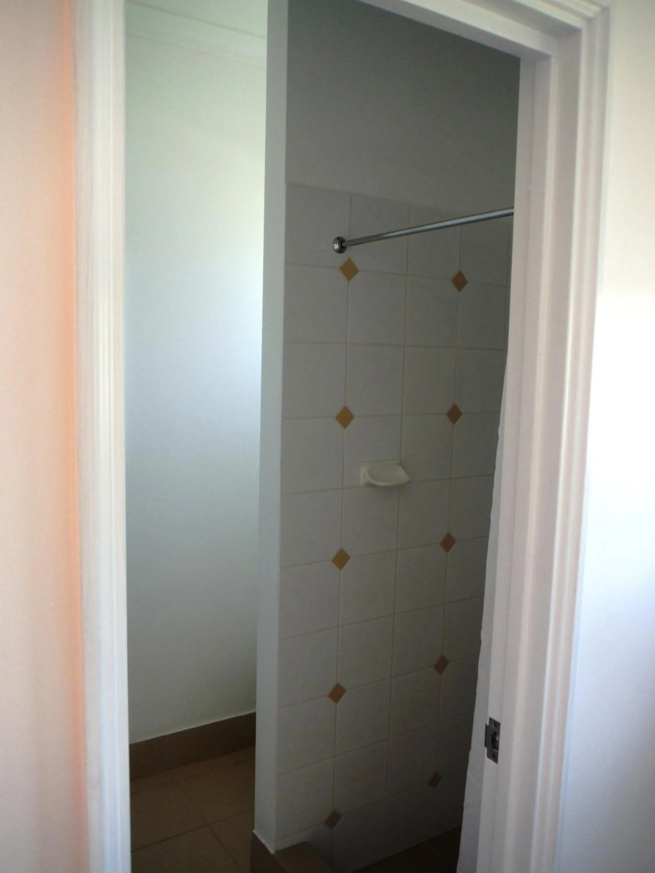 Bathroom in Restawile Motel