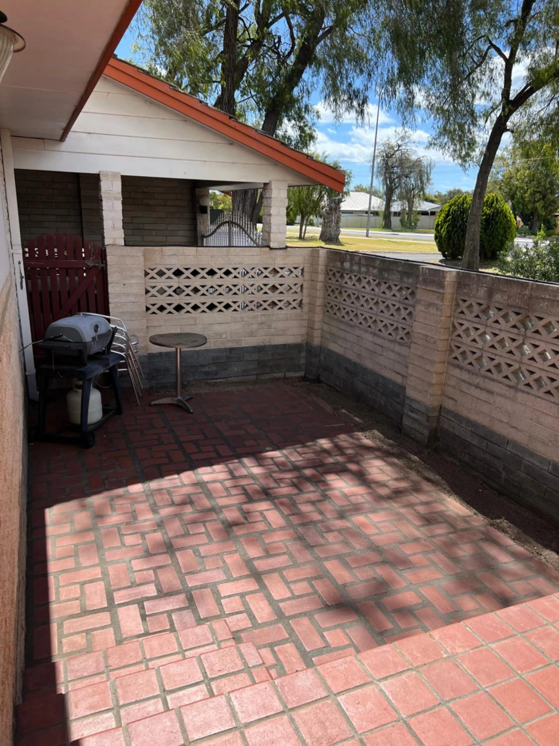Inner courtyard view in Restawile Motel