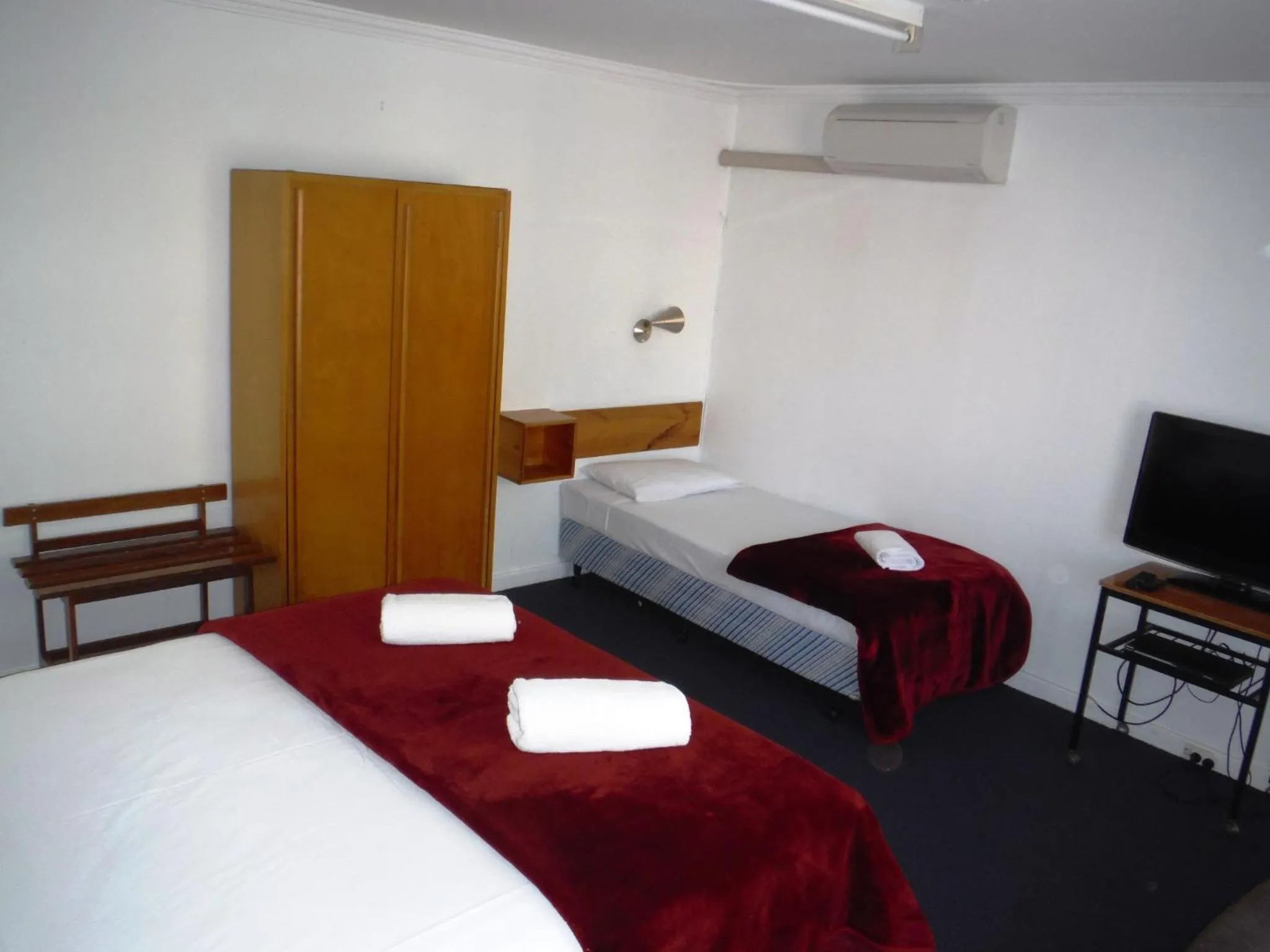 Bedroom, Bed in Restawile Motel