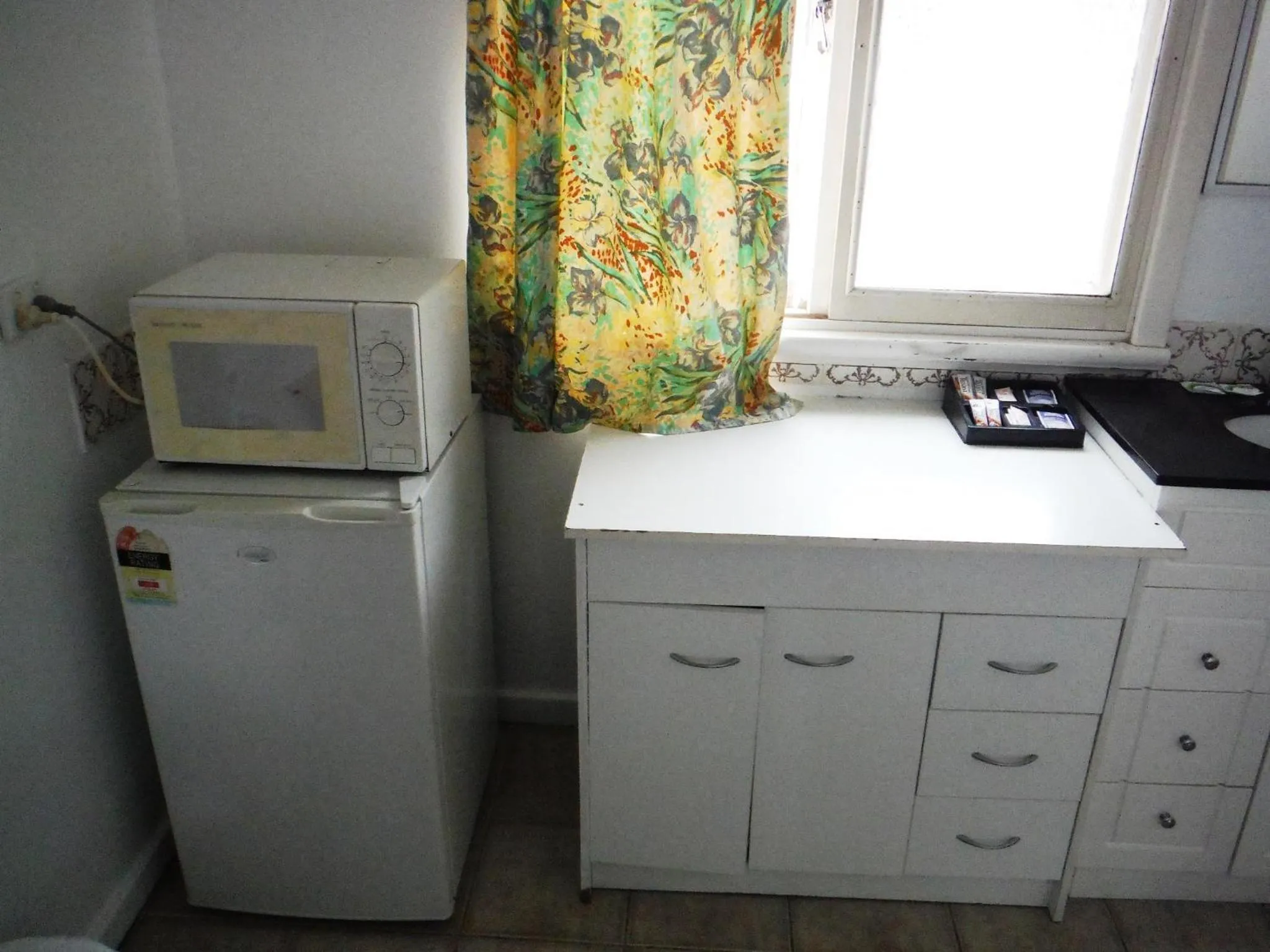 Kitchen or kitchenette in Restawile Motel