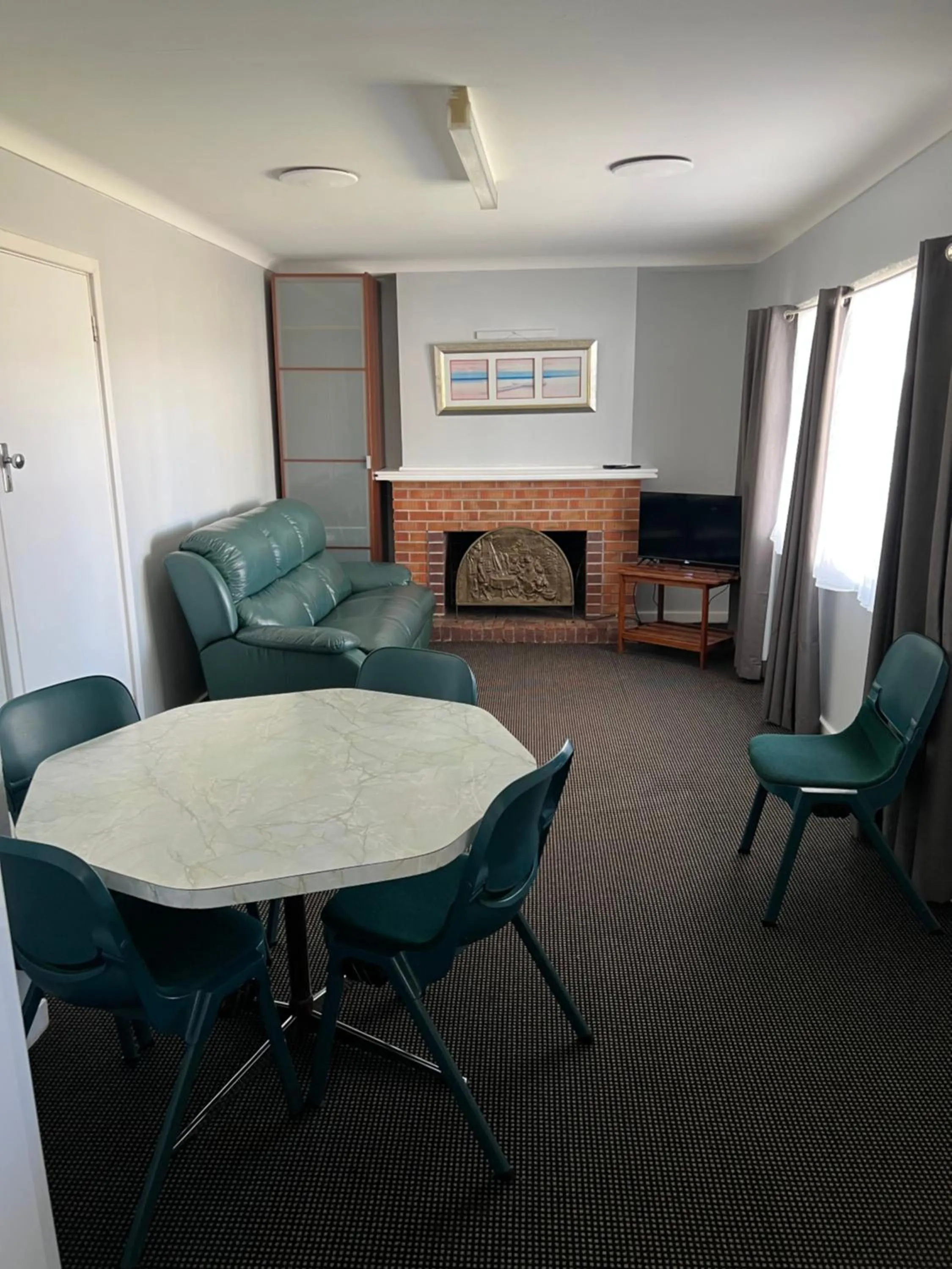 Seating area in Restawile Motel