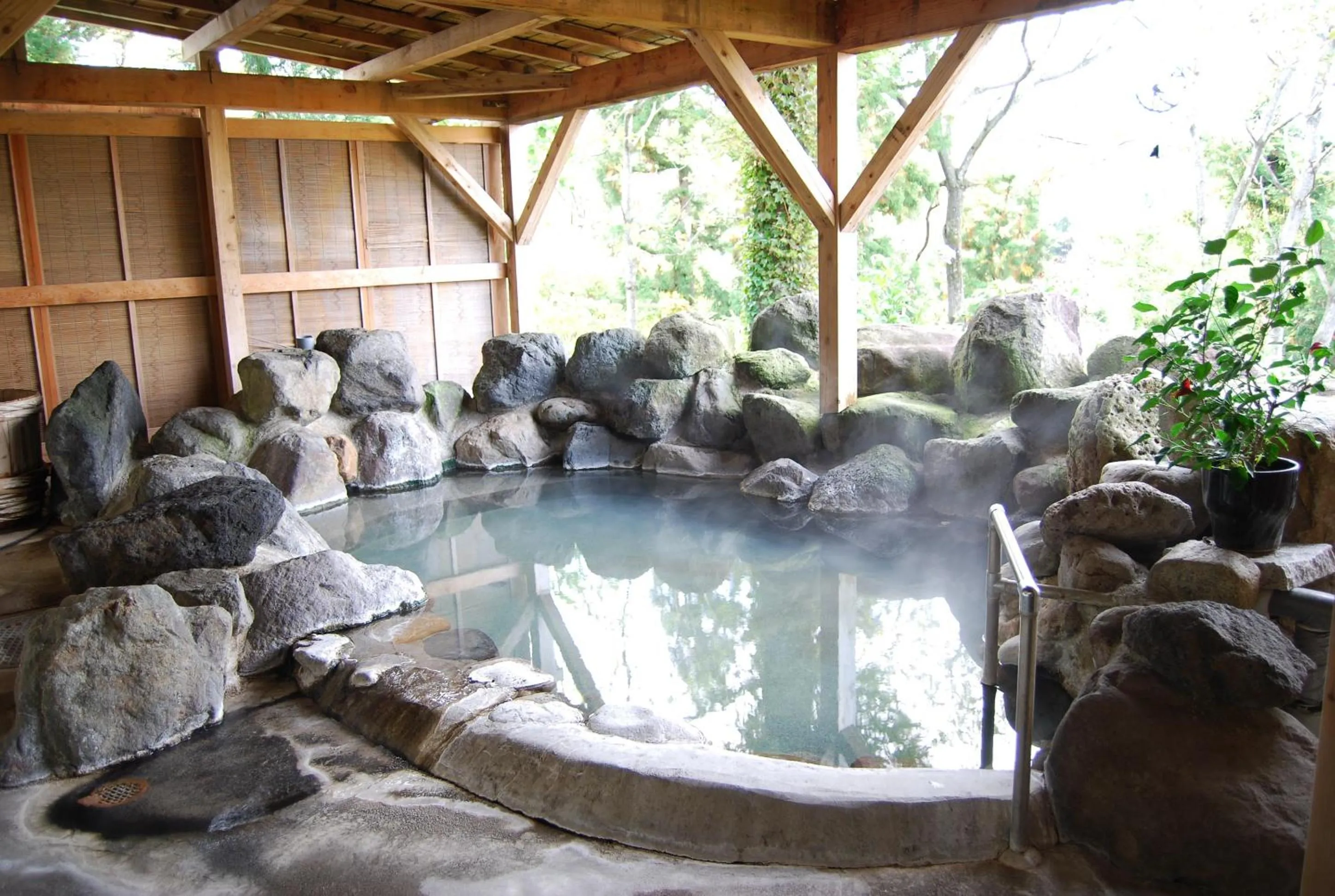 Hot Spring Bath in Kogakuro