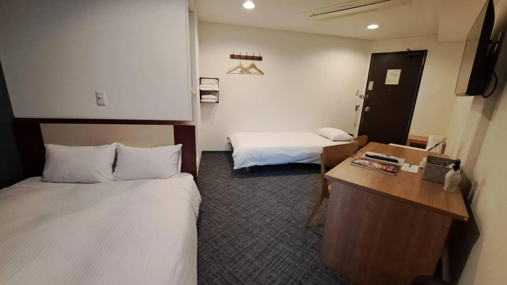 Bed in Grampus Inn Osaka Namba