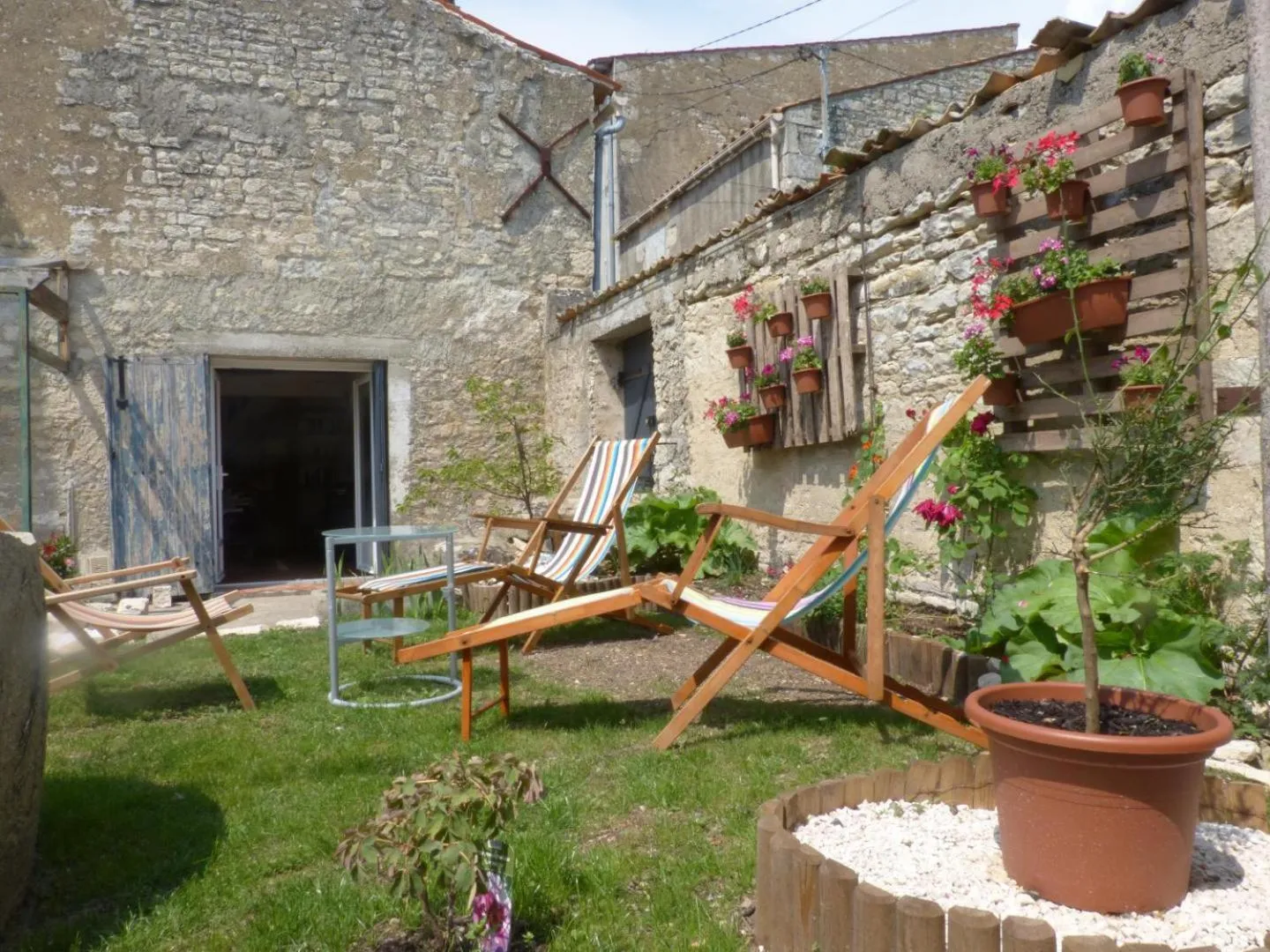 Property building in Chez Lorette