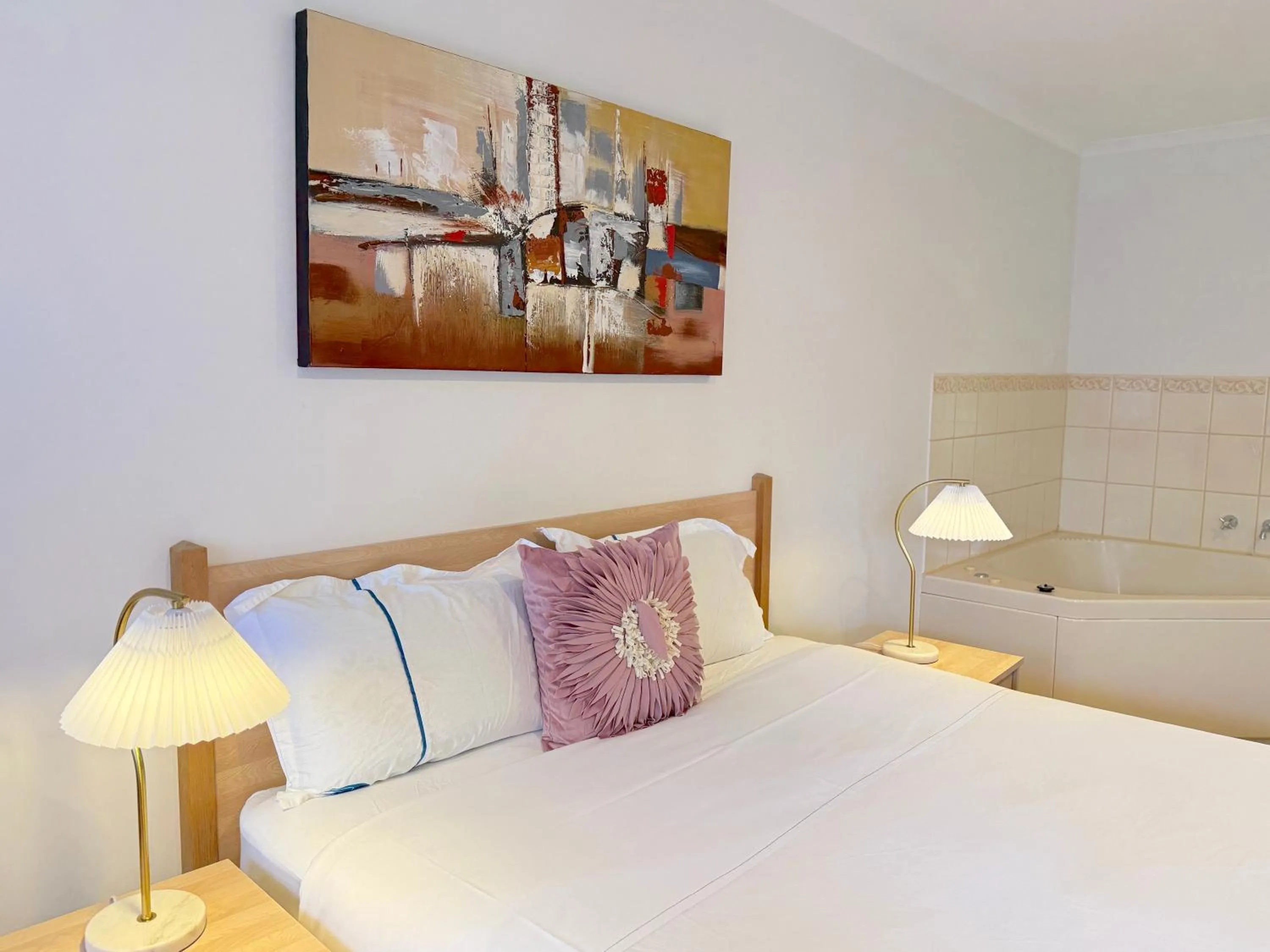 Area and facilities, Bed in Beachcomber Motel & Apartments