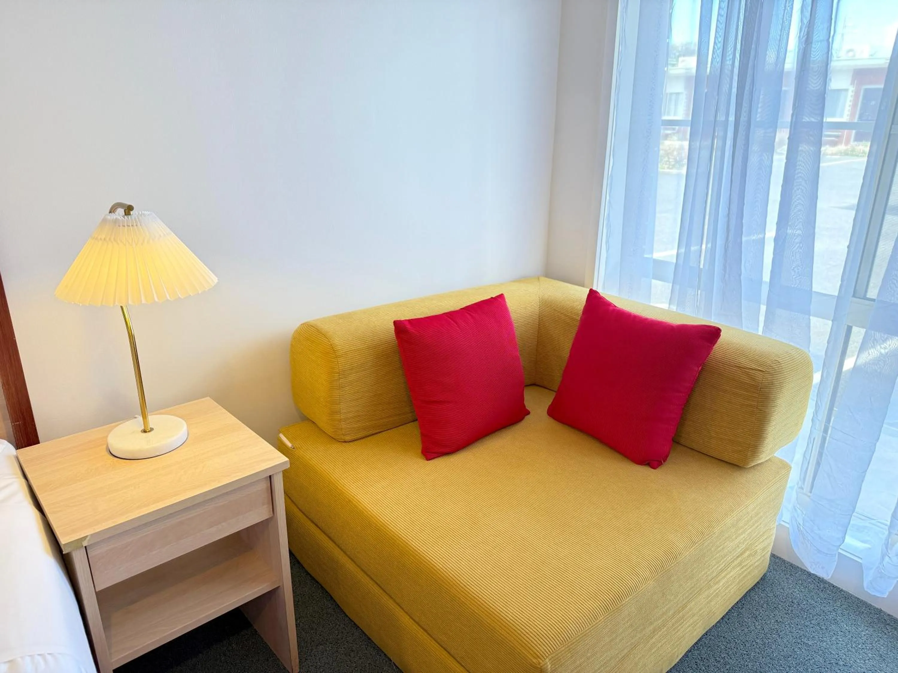 Seating area in Beachcomber Motel & Apartments