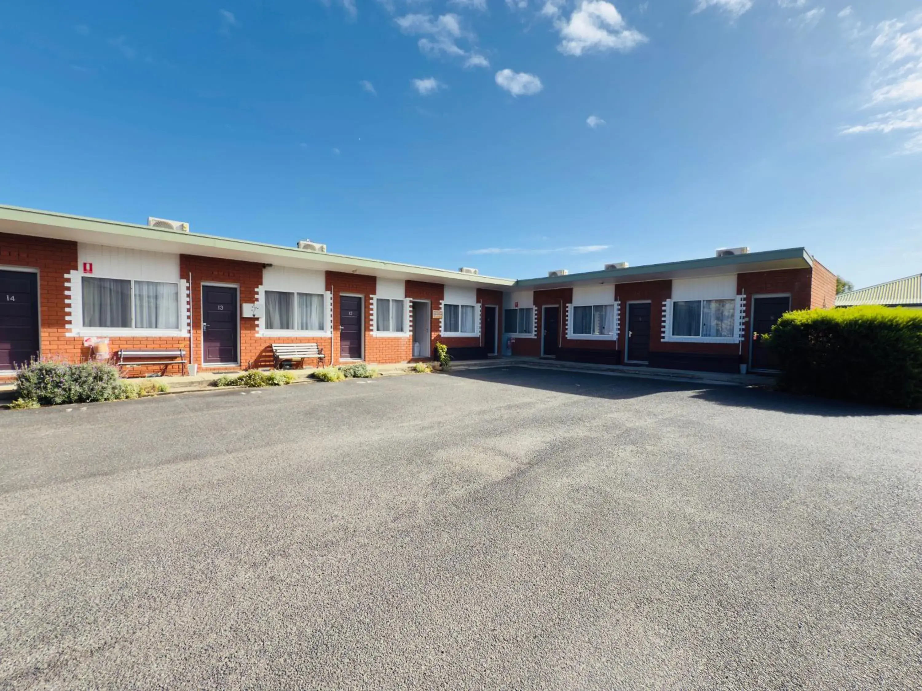 Property building in Beachcomber Motel & Apartments Property building in Beachcomber Motel & Apartments