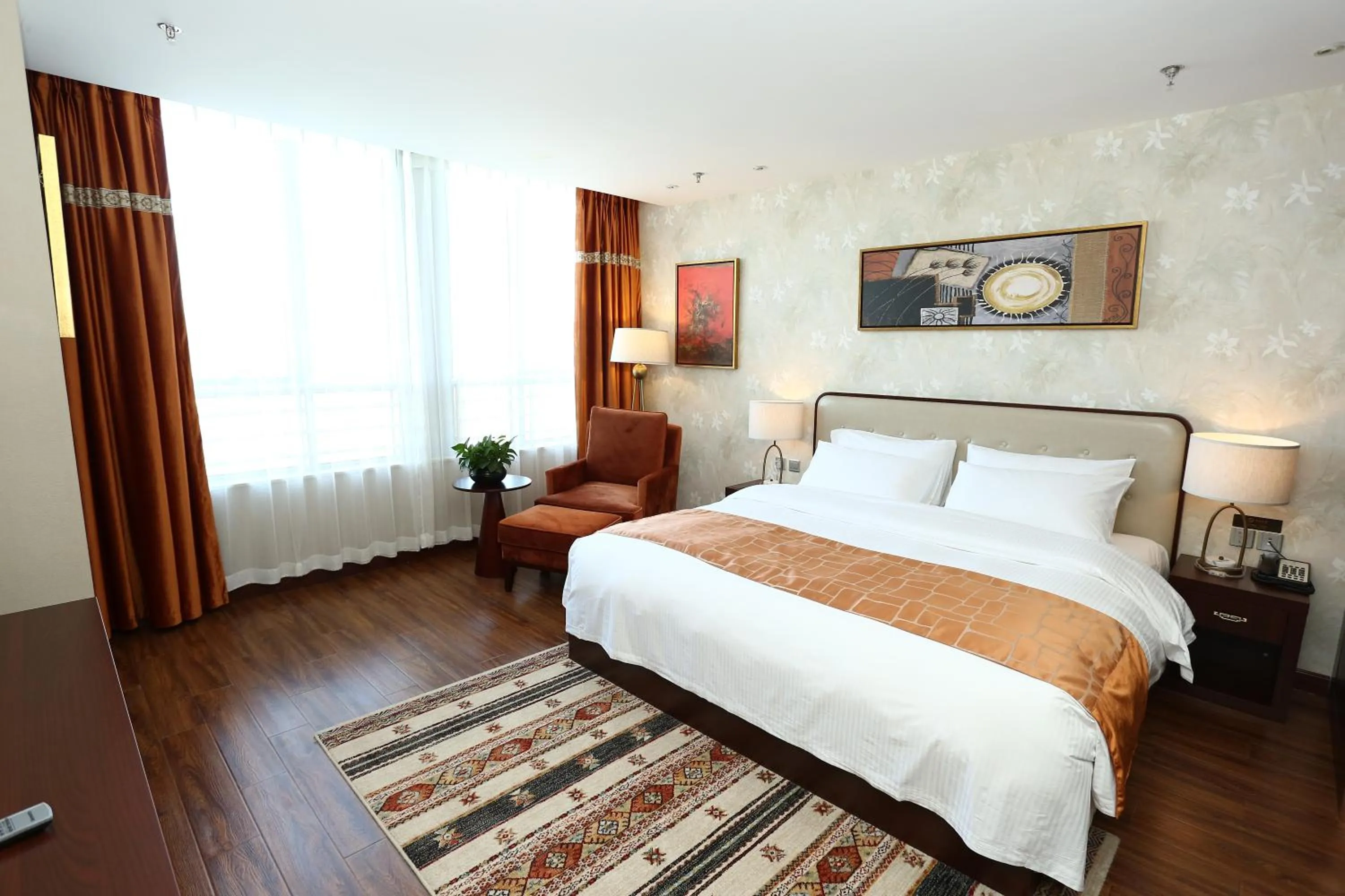 Bed in Beijing Sunflower Hotel--Beijing Universal Studios Resort