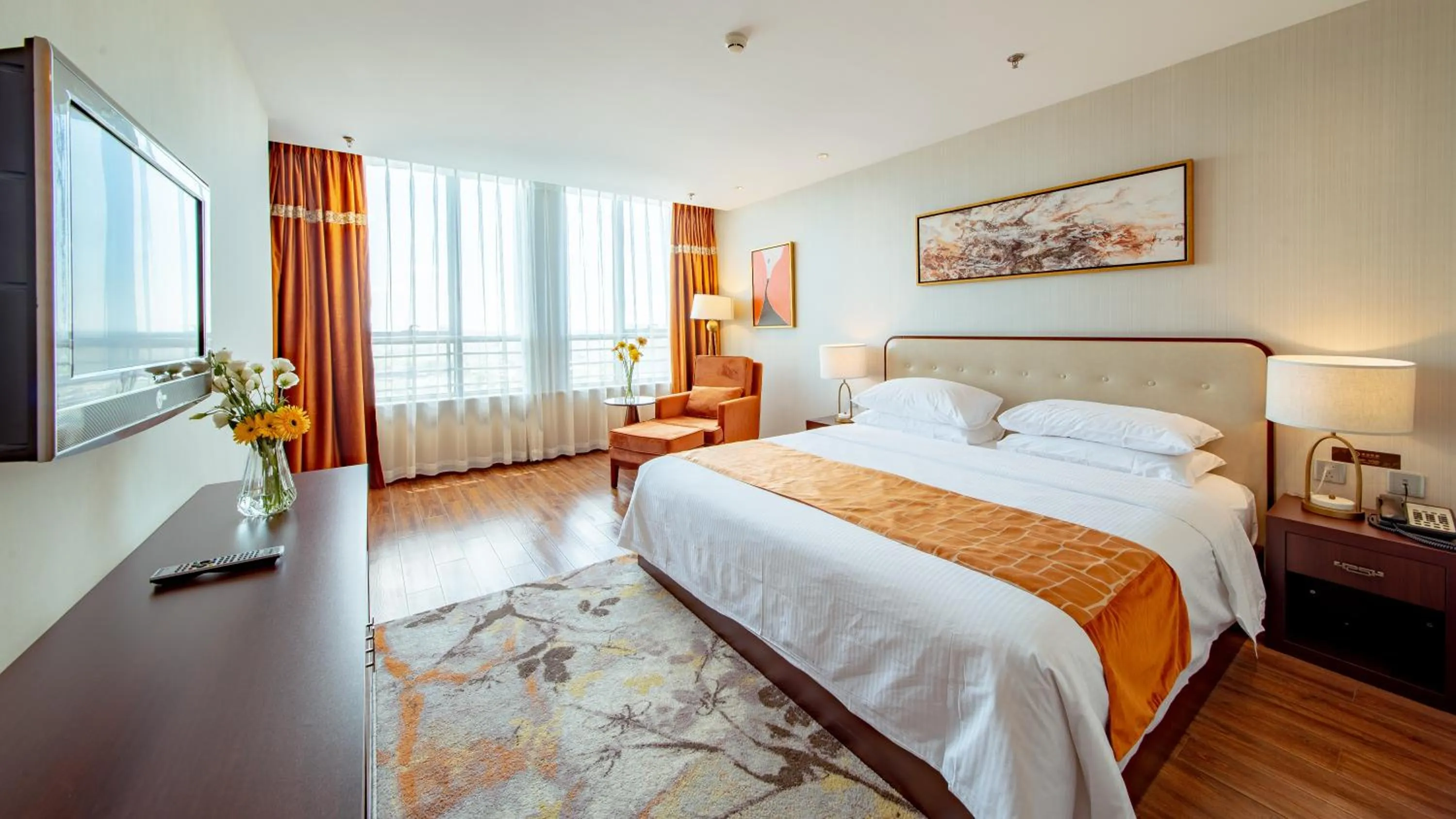 Bed in Beijing Sunflower Hotel--Beijing Universal Studios Resort