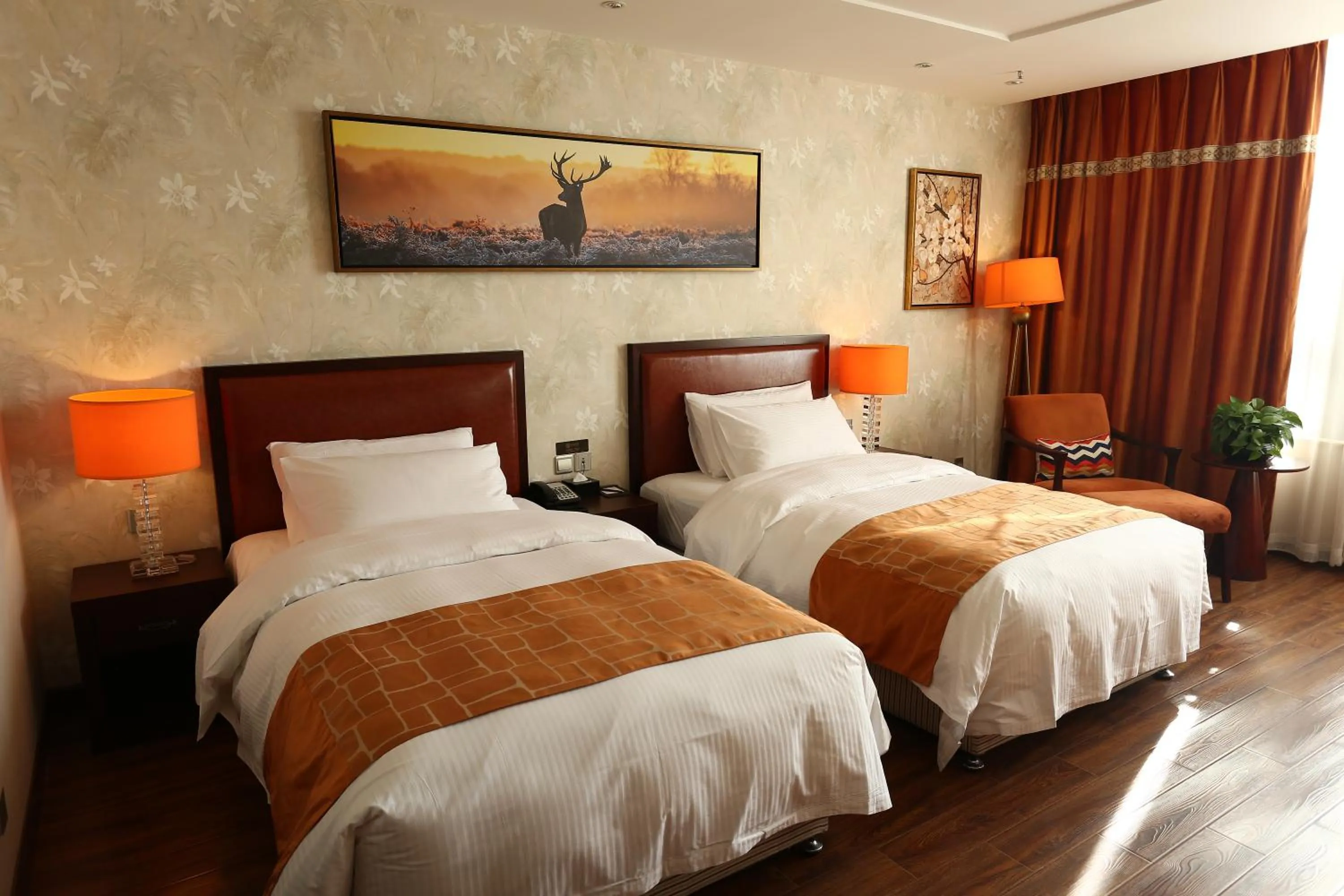 Bed in Beijing Sunflower Hotel--Beijing Universal Studios Resort