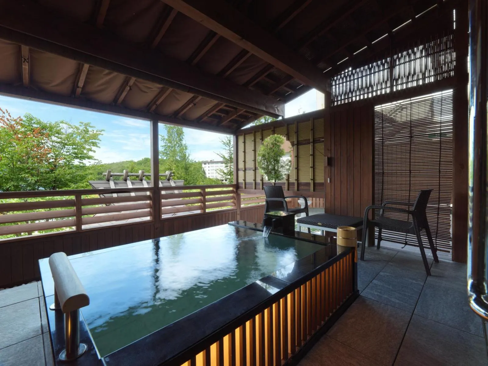 Hot Spring Bath in Akan Tsuruga Besso Hinanoza