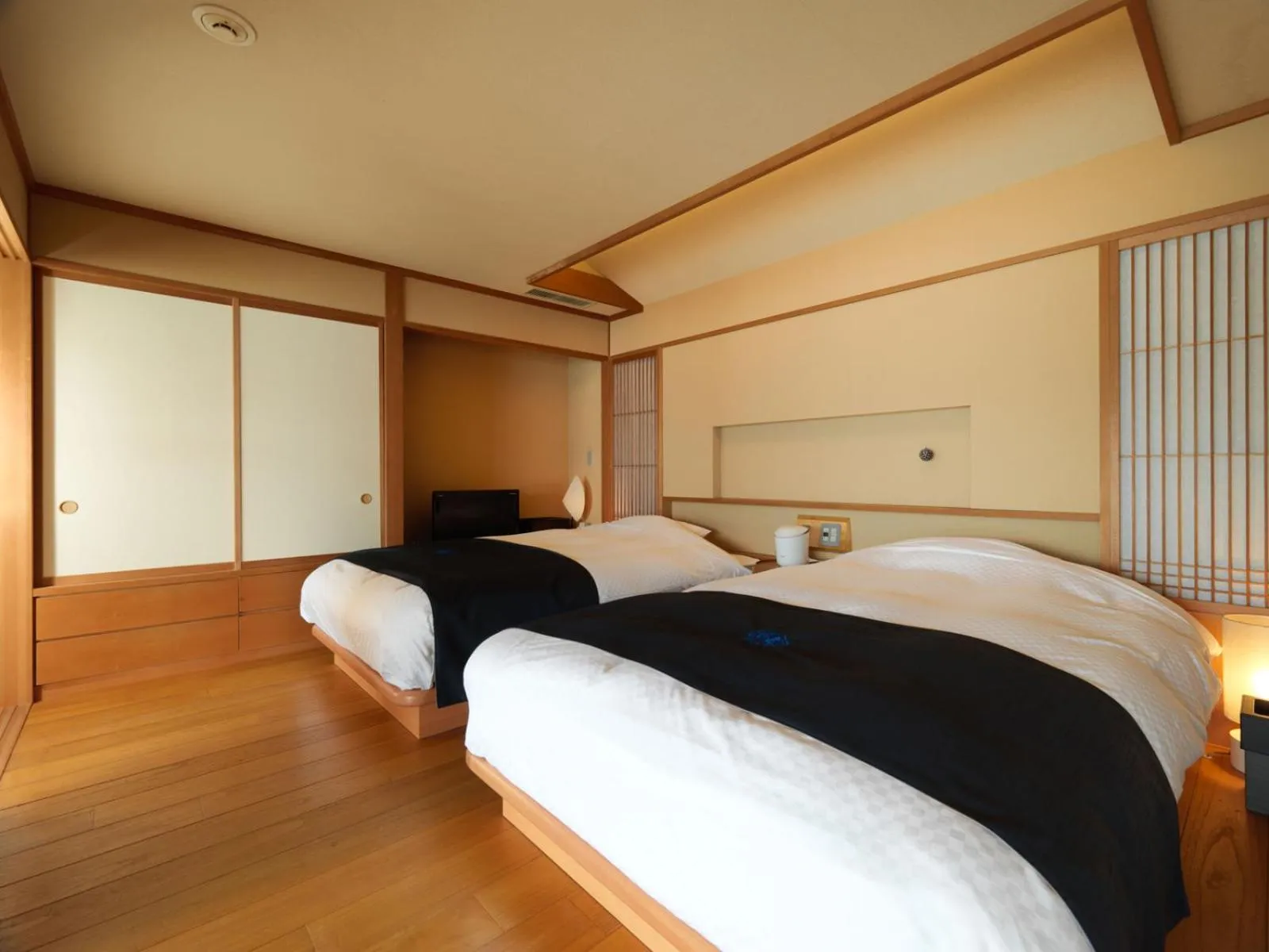 Bedroom, Bed in Akan Tsuruga Besso Hinanoza