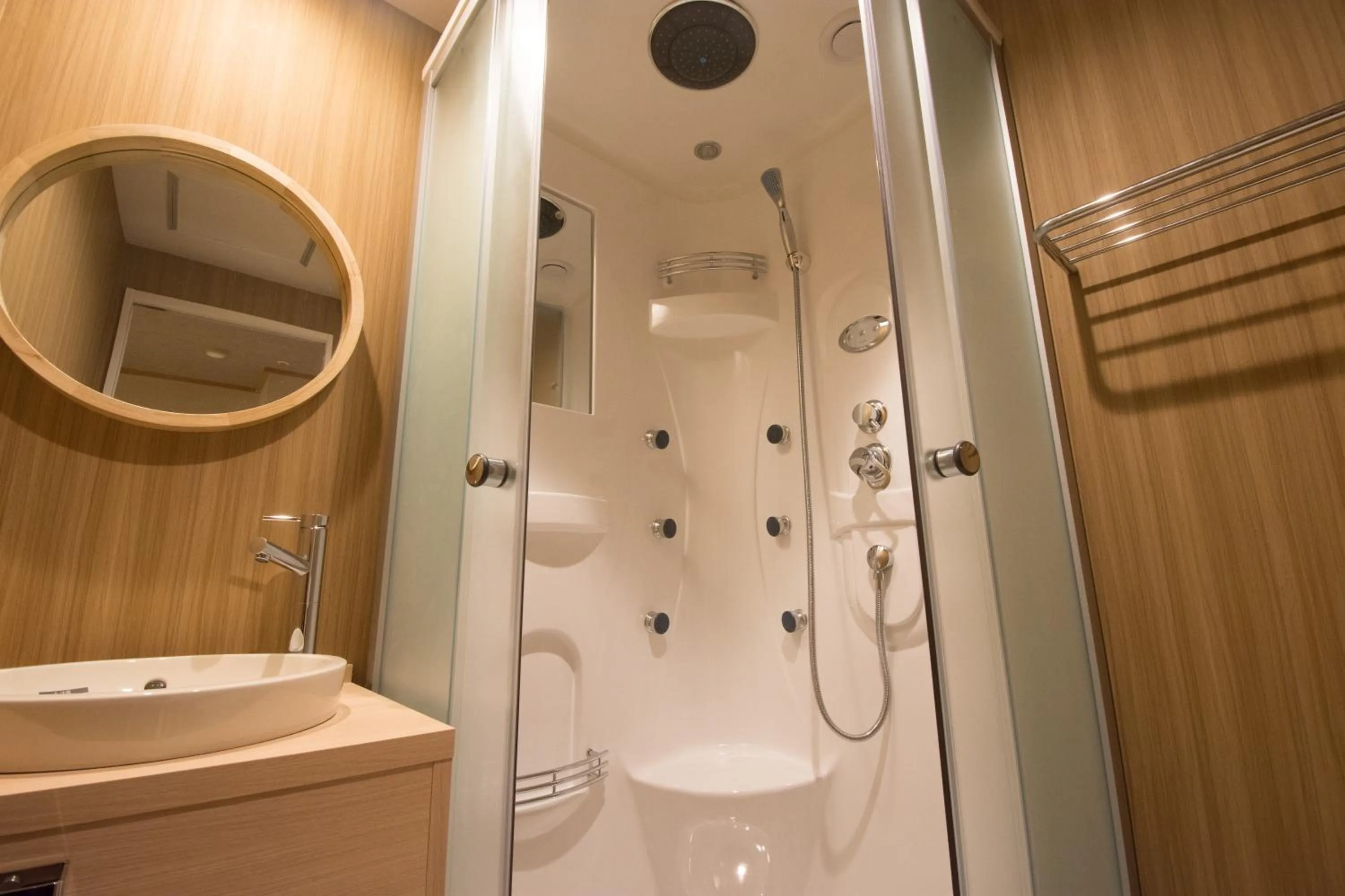 Shower in Hotel Isago Kobe