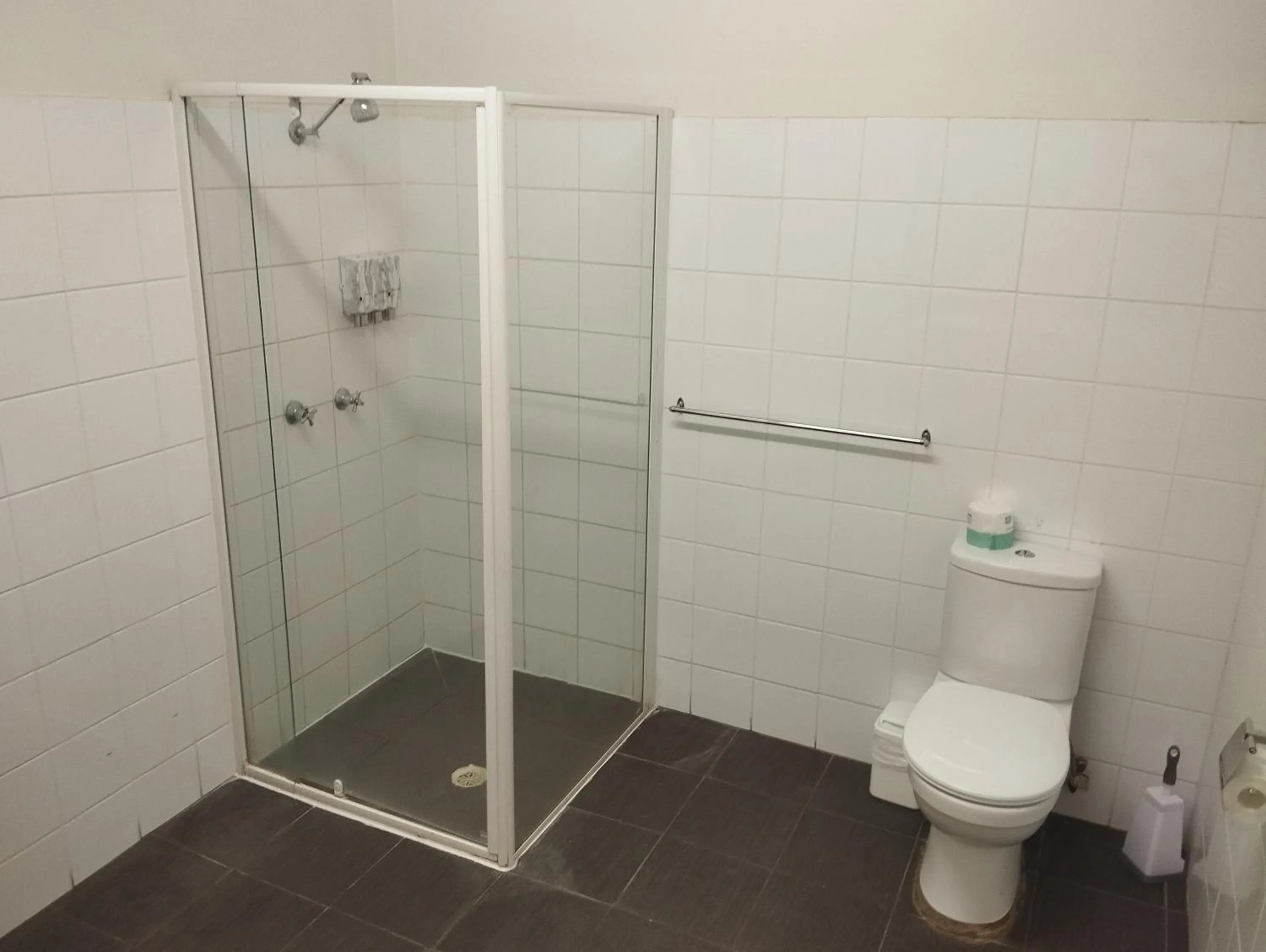 Across Country Motor Inn