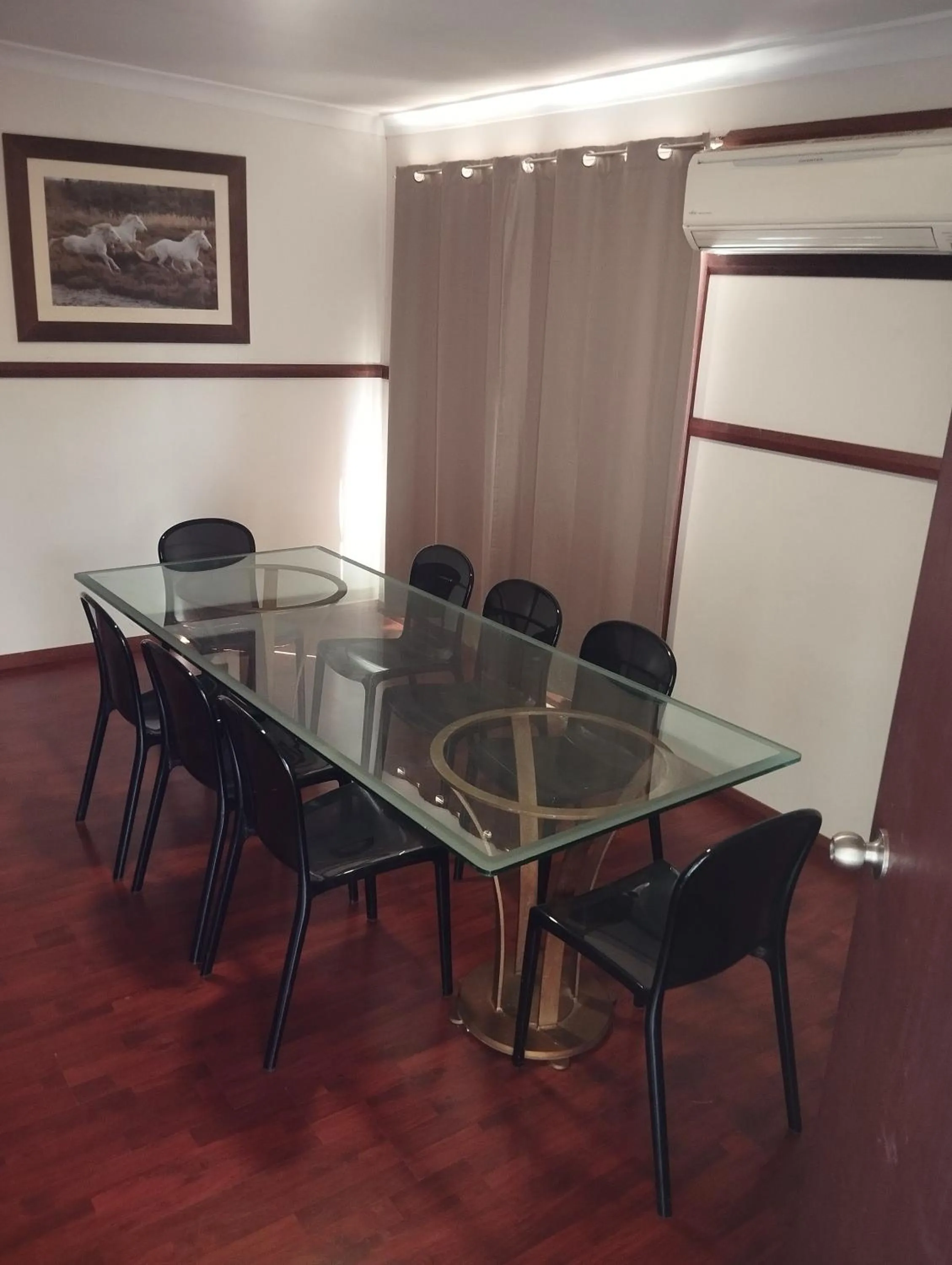 Across Country Motor Inn