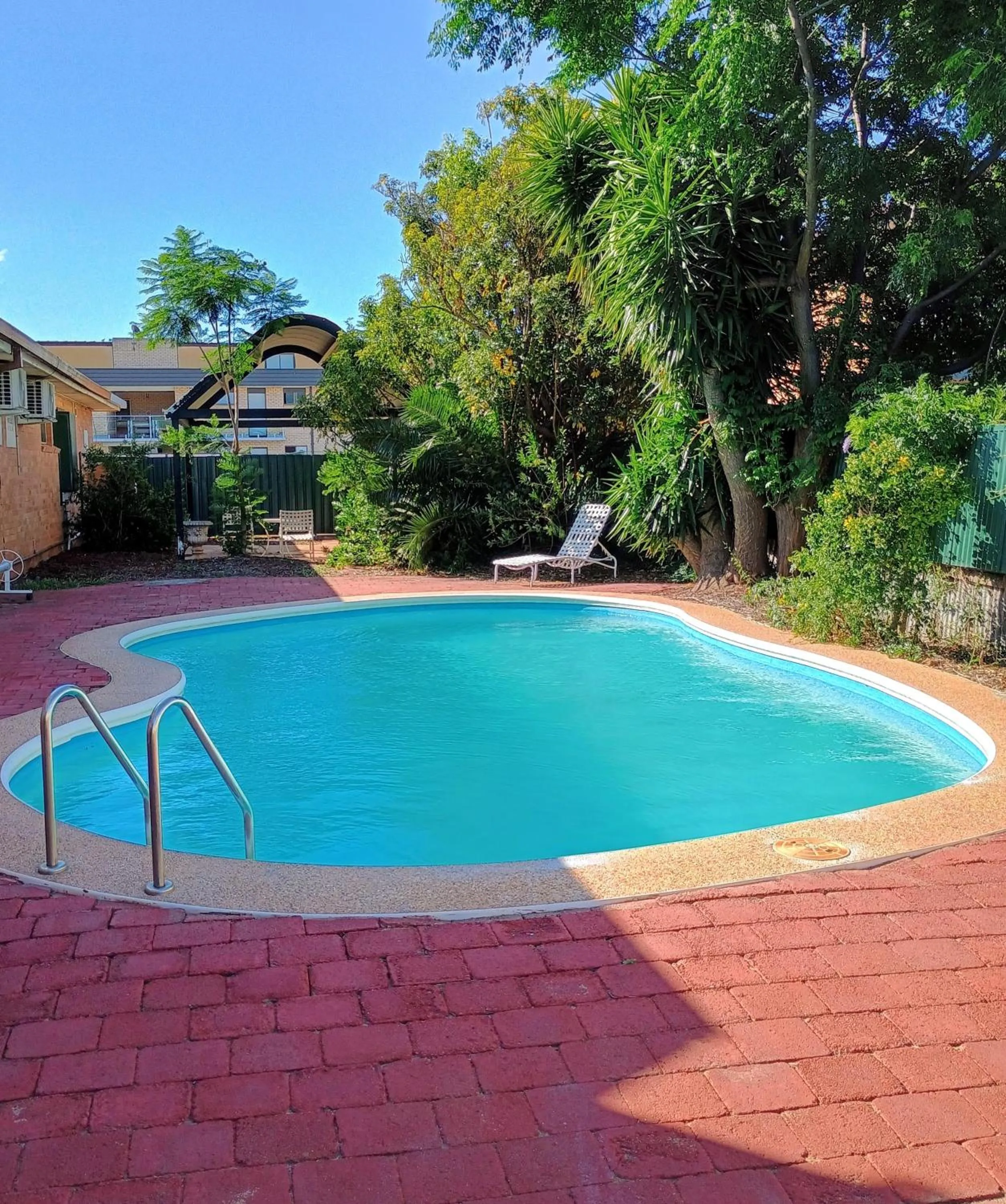 Across Country Motor Inn