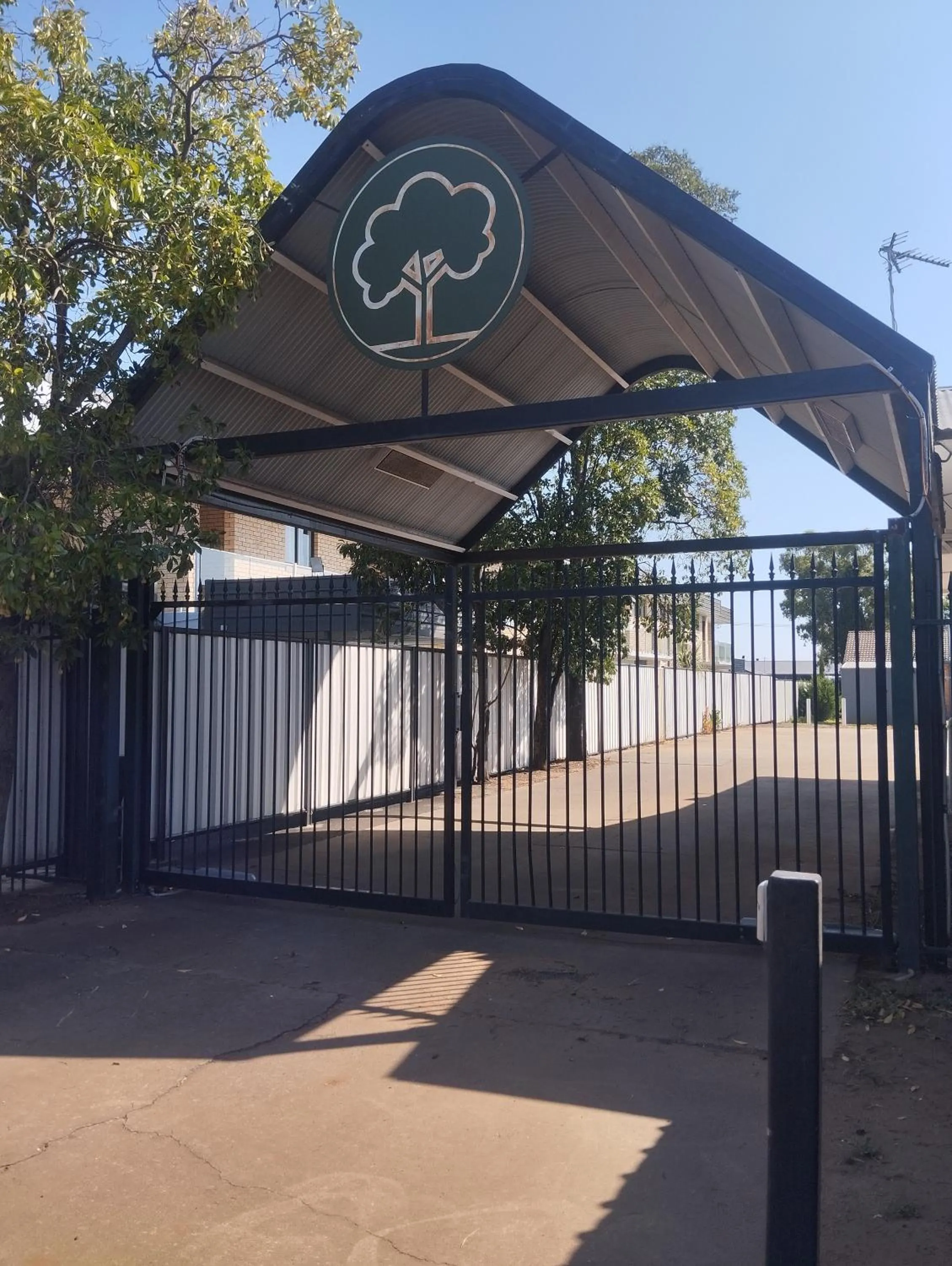 Across Country Motor Inn