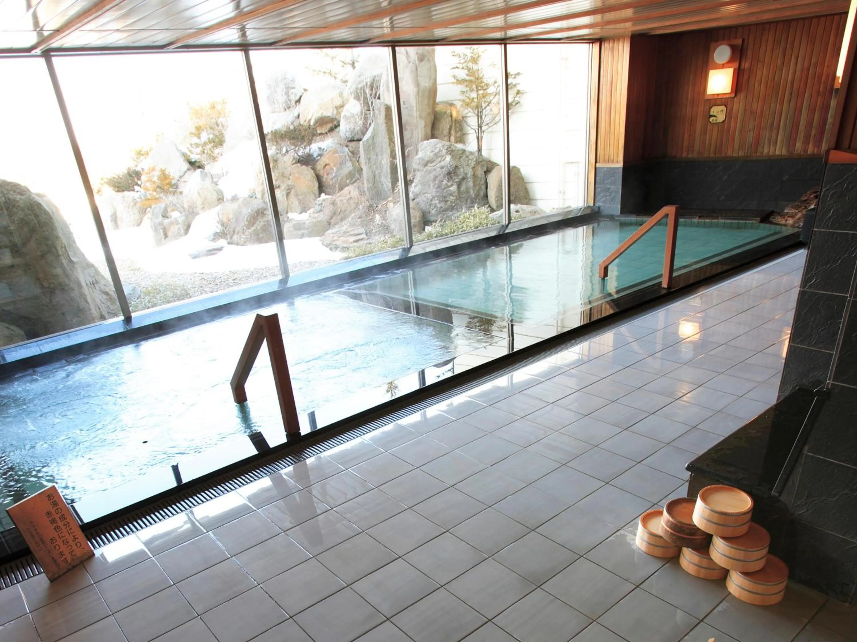 Hot Spring Bath in Lake Saroma Tsuruga Resort