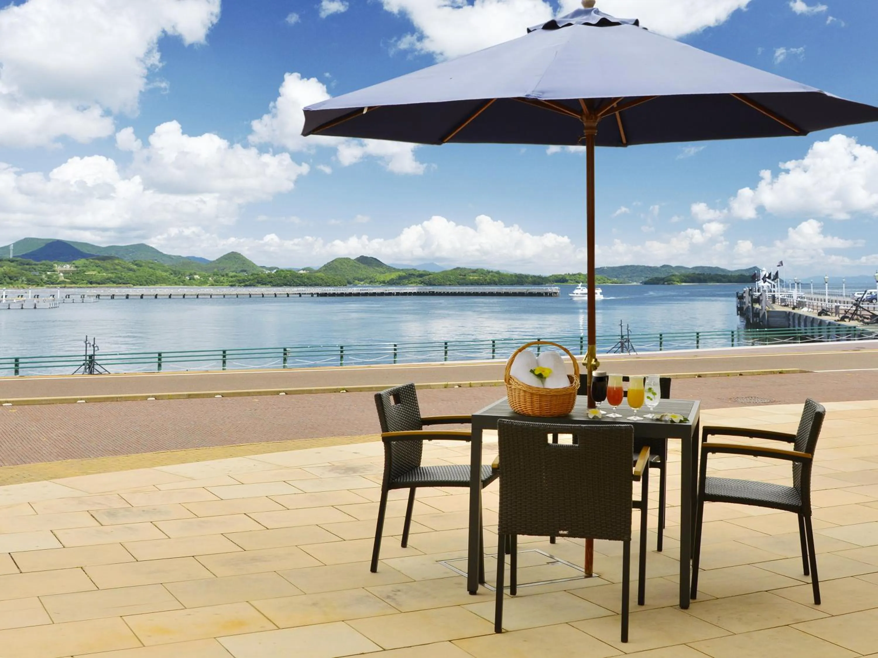 Property building in Hotel Den Haag Huis Ten Bosch