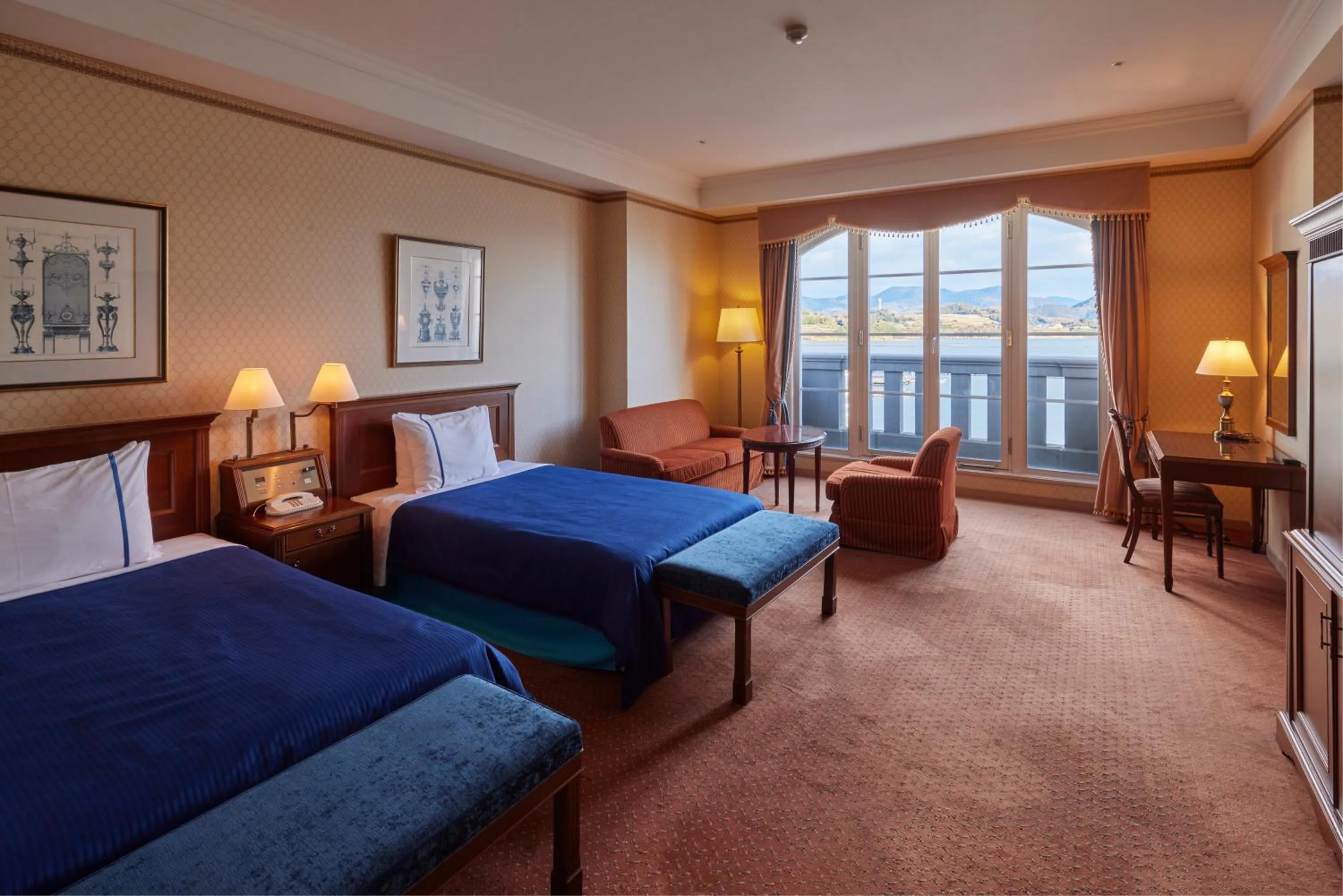 Photo of the whole room, Bed in Hotel Den Haag Huis Ten Bosch