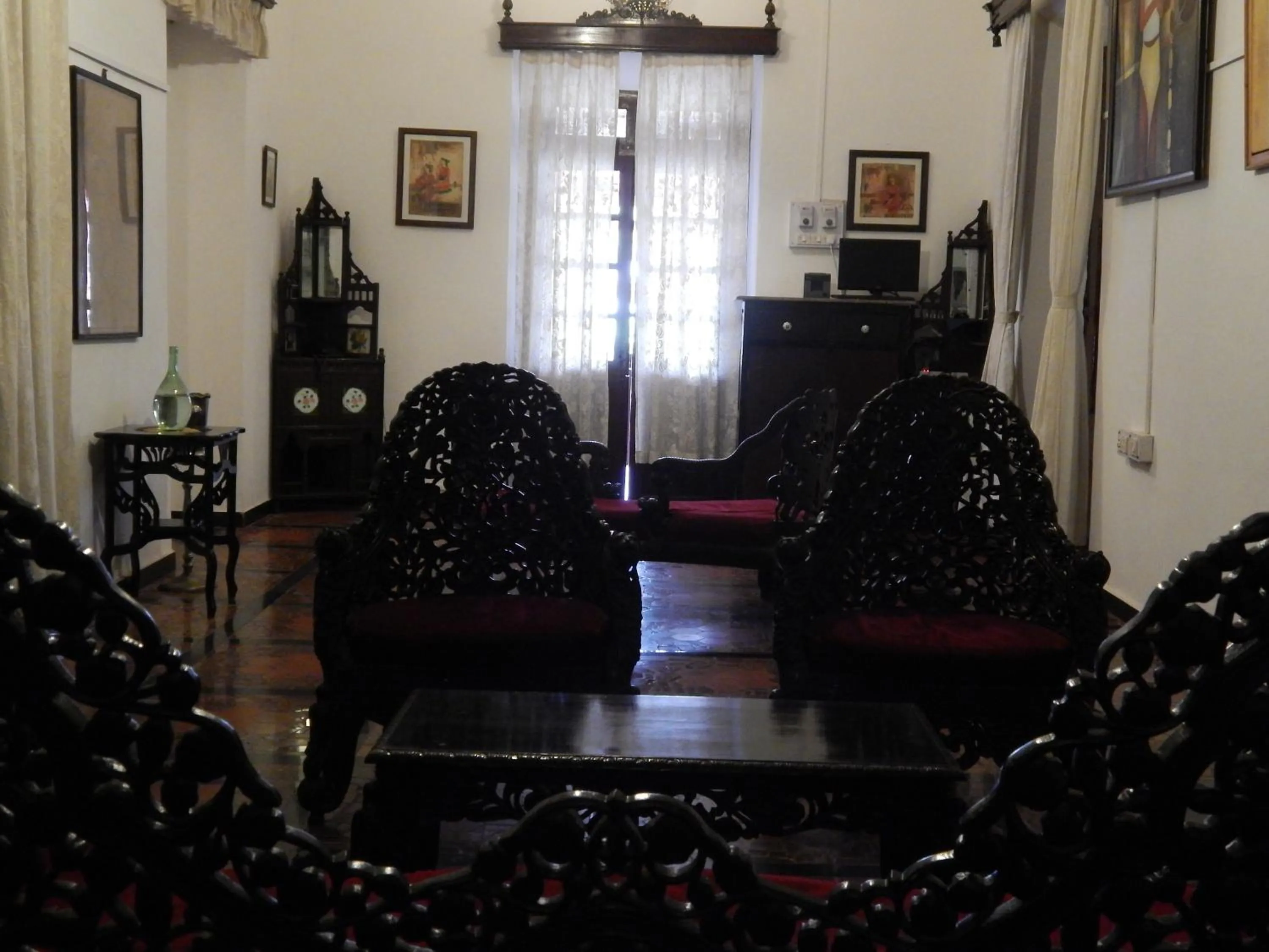 Living room in WelcomHeritage Panjim Inn