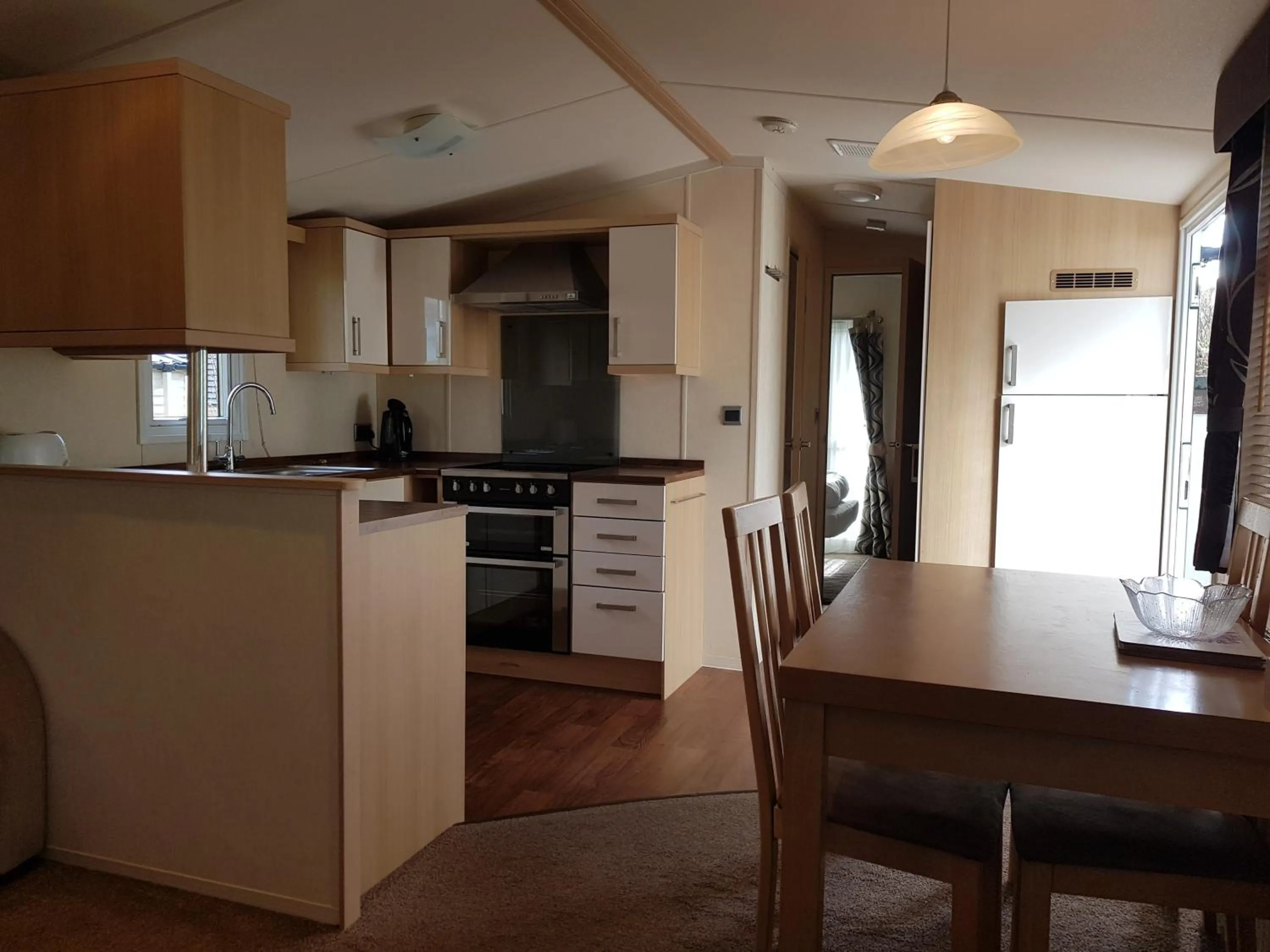 Kitchen or kitchenette in Sunnyglen Holiday Park