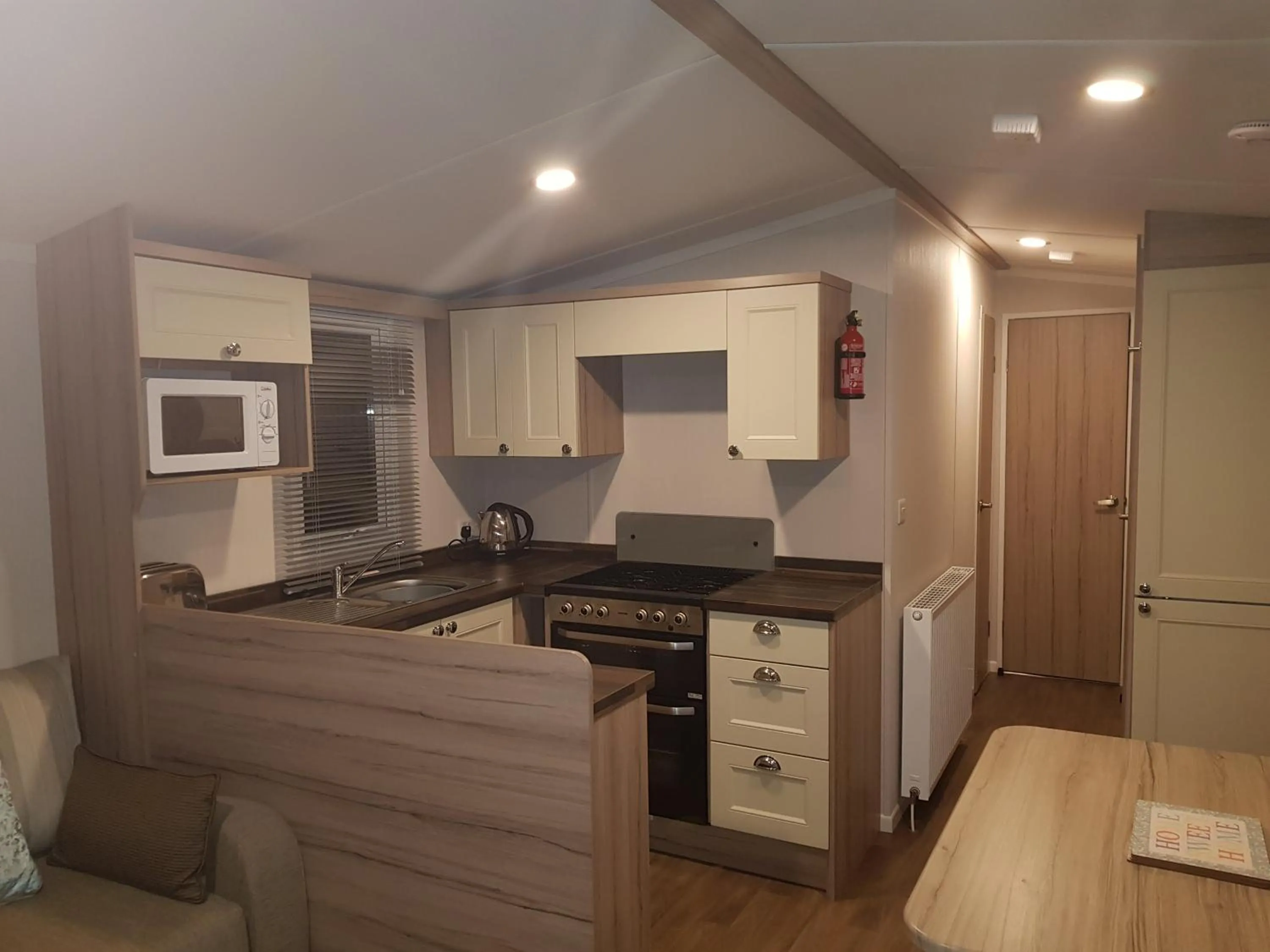 Kitchen or kitchenette in Sunnyglen Holiday Park