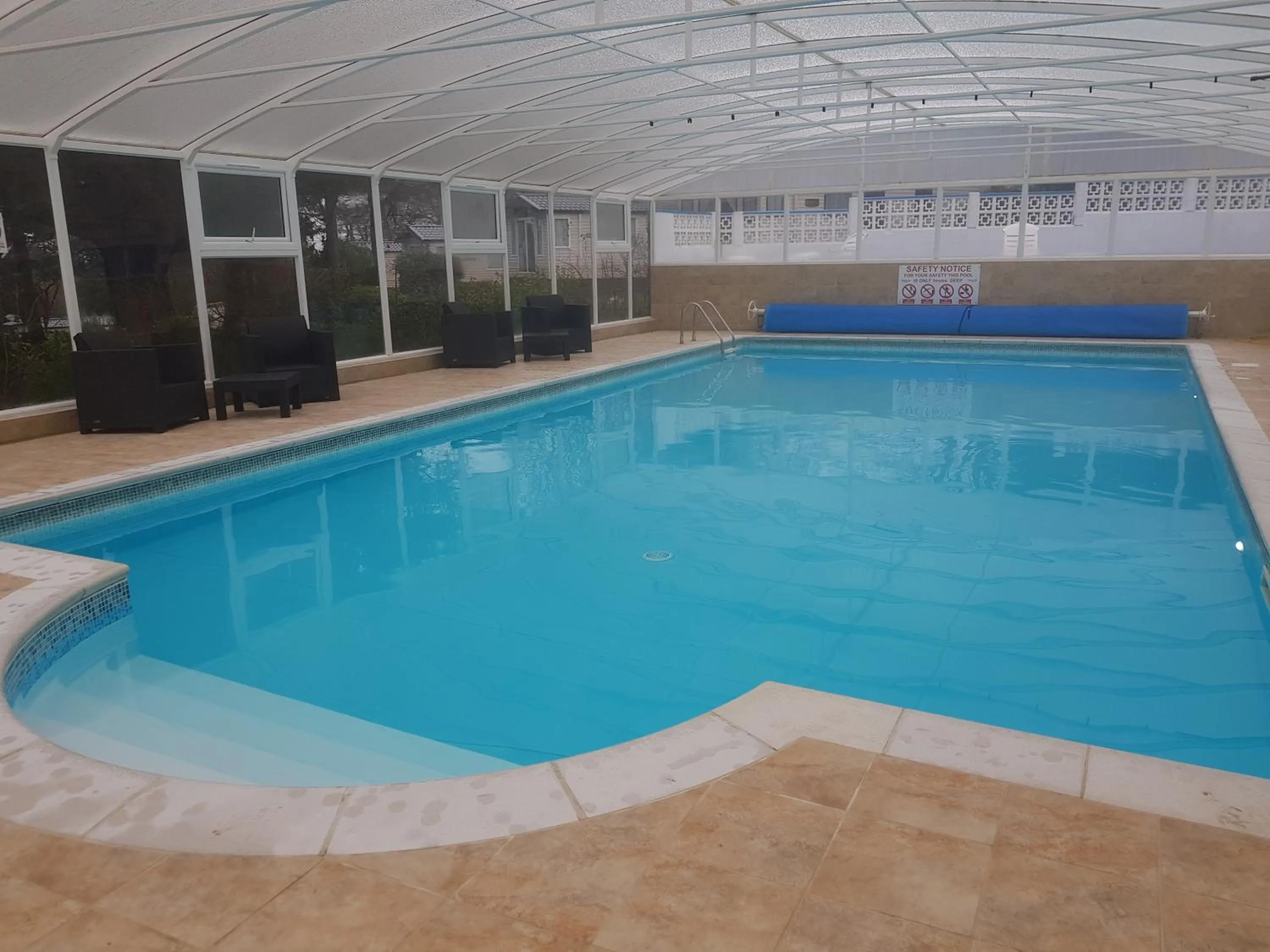 Swimming pool in Sunnyglen Holiday Park