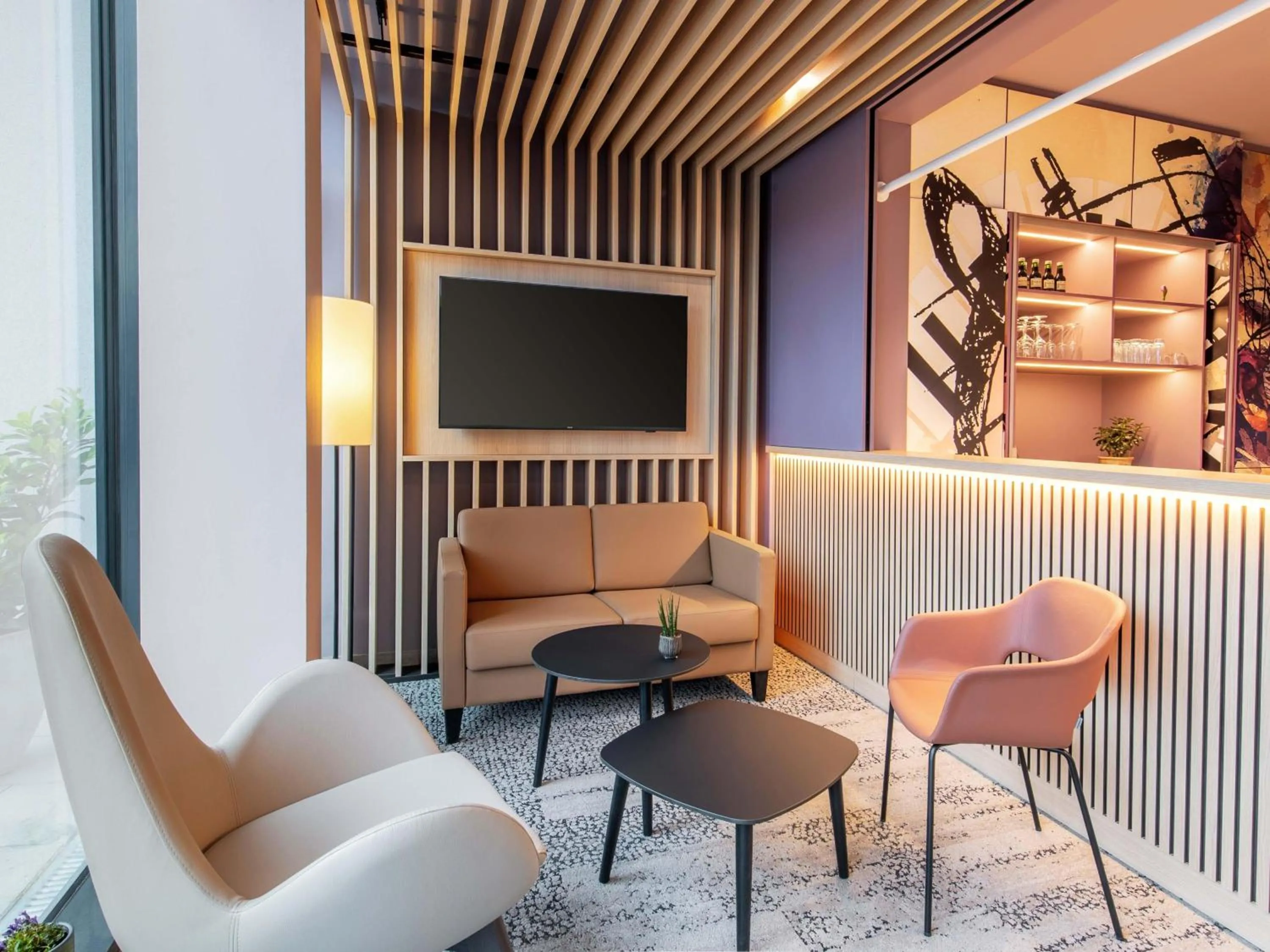 Lobby or reception in B&B HOTEL Salzburg-Süd