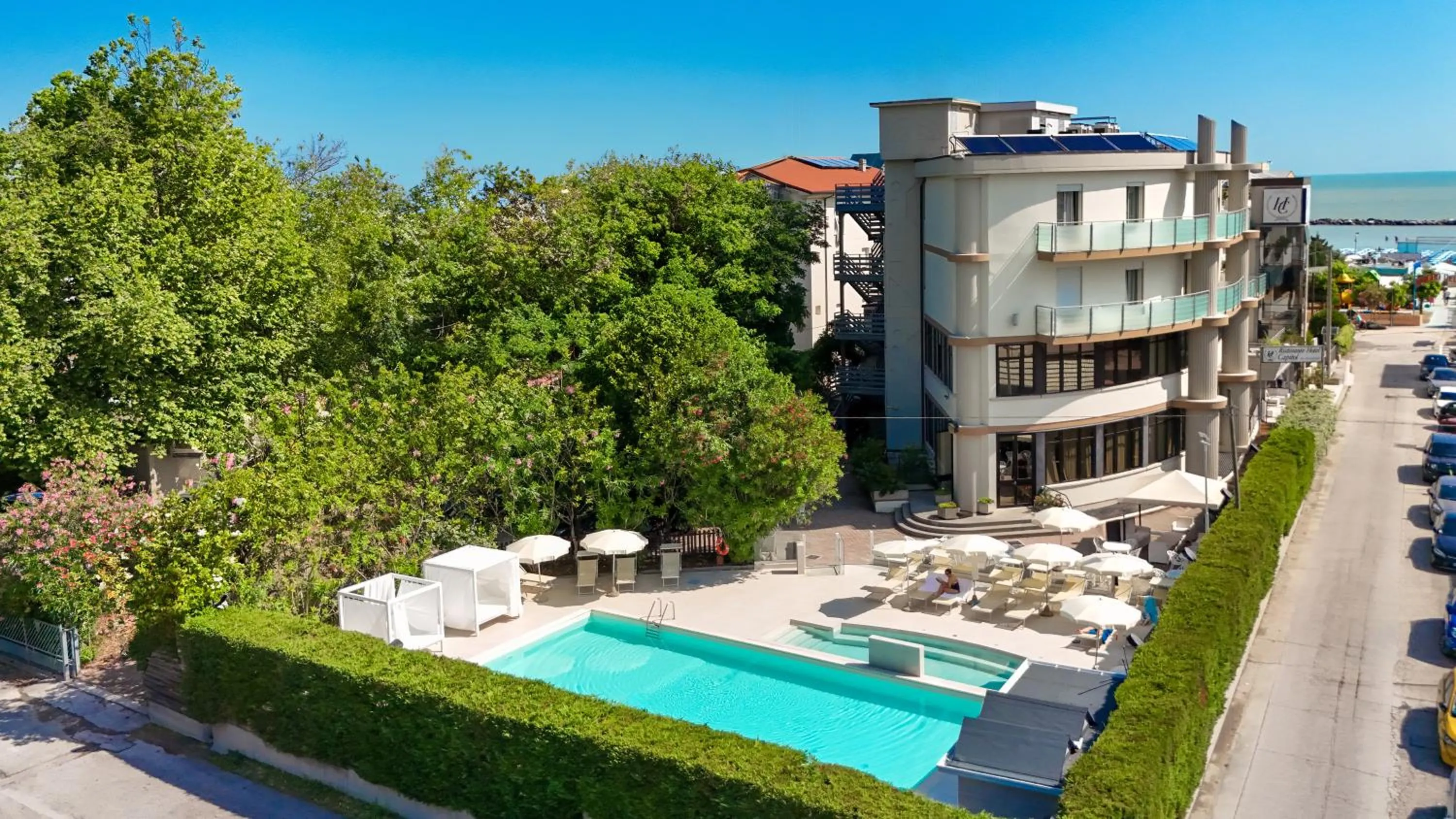 Property building in Hotel Capitol - Bianchi Hotels
