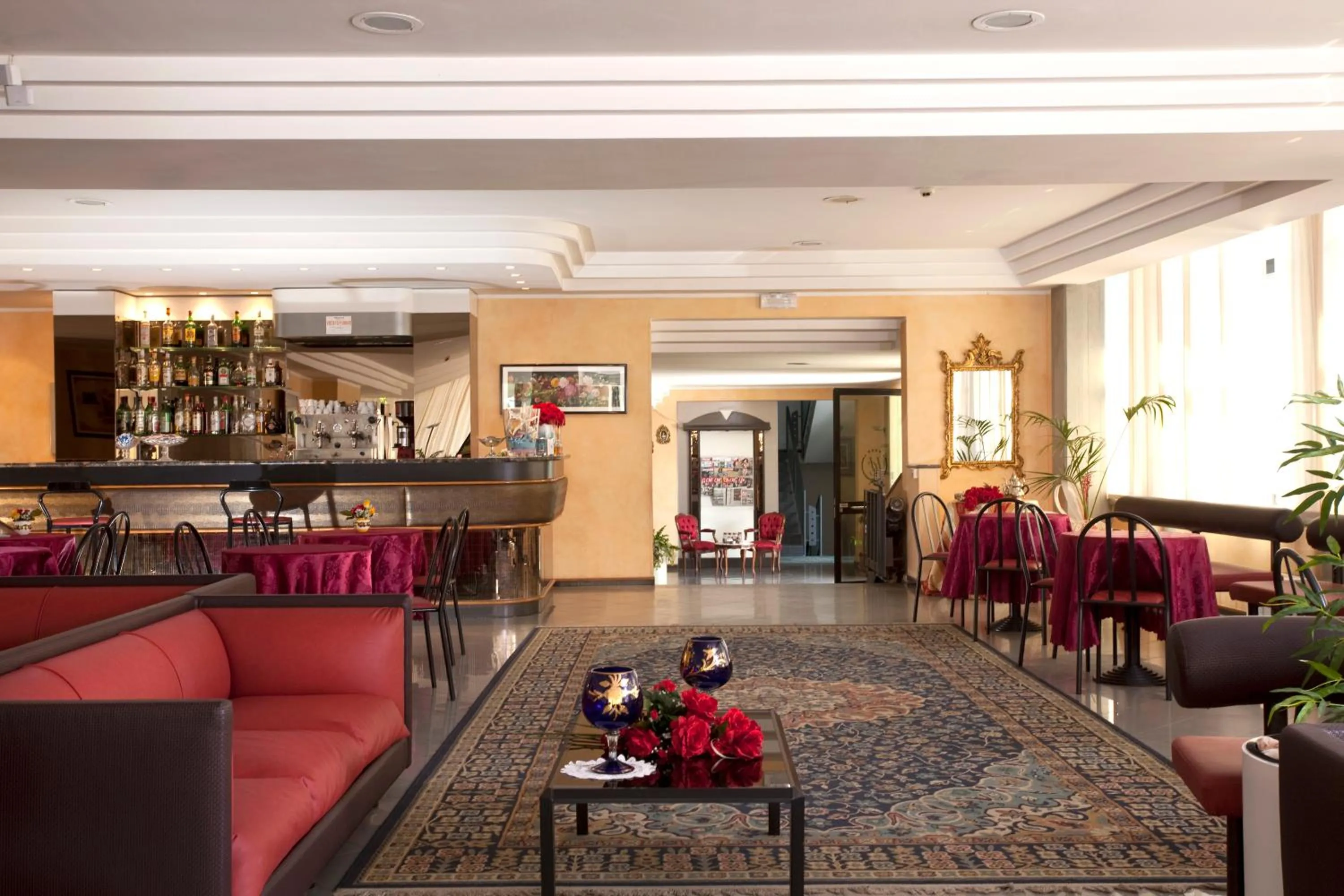 Communal lounge/ TV room in Hotel Capitol - Bianchi Hotels