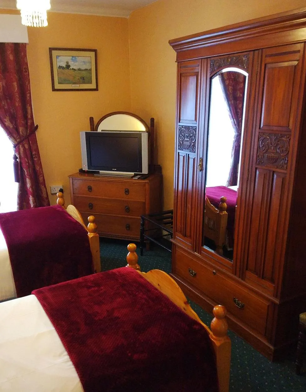 View (from property/room), Bed in Inishross House