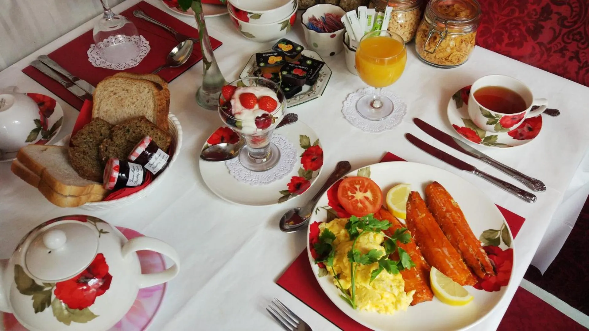 Breakfast in Inishross House