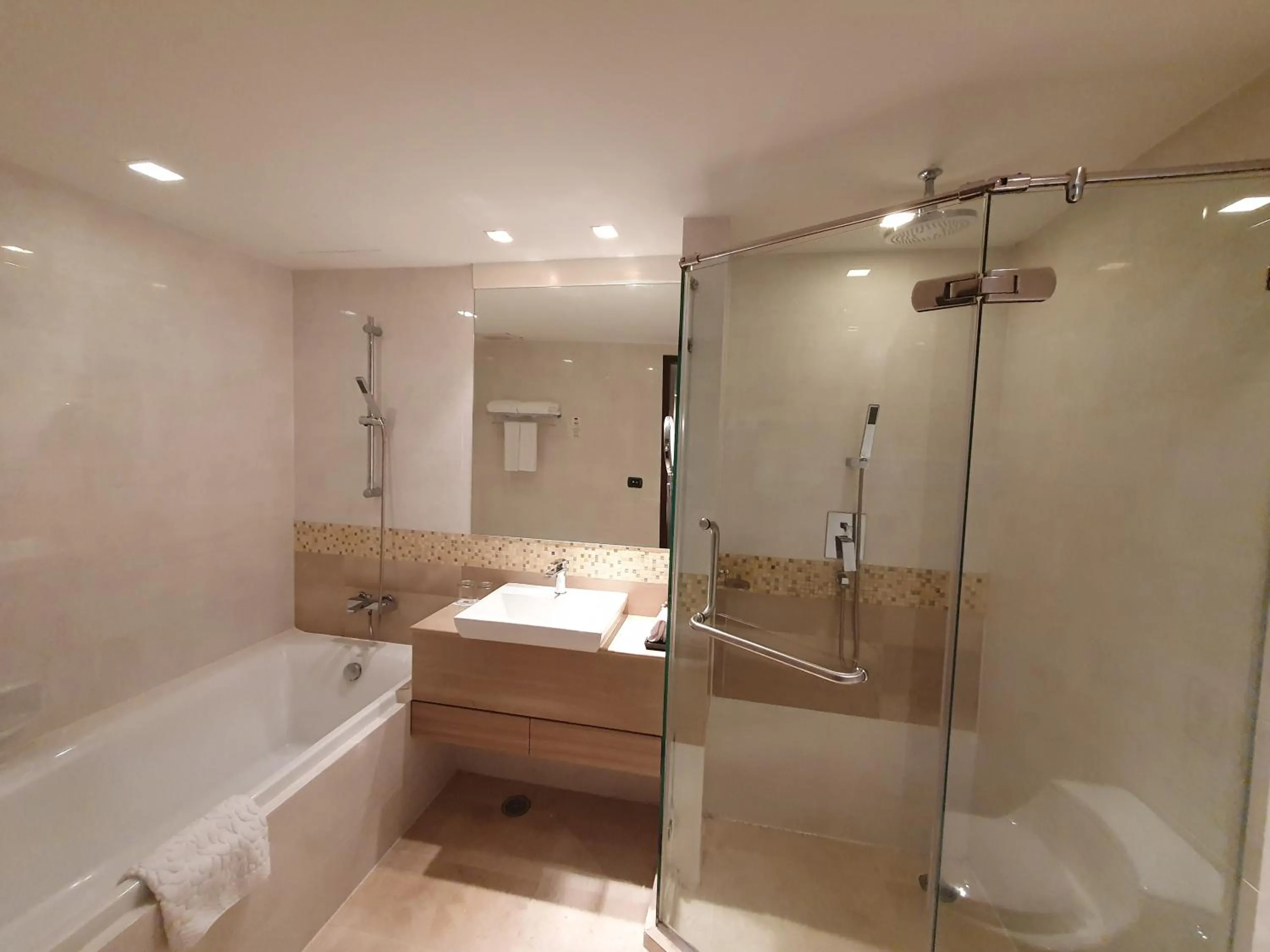 Shower in Amora NeoLuxe Suites Hotel