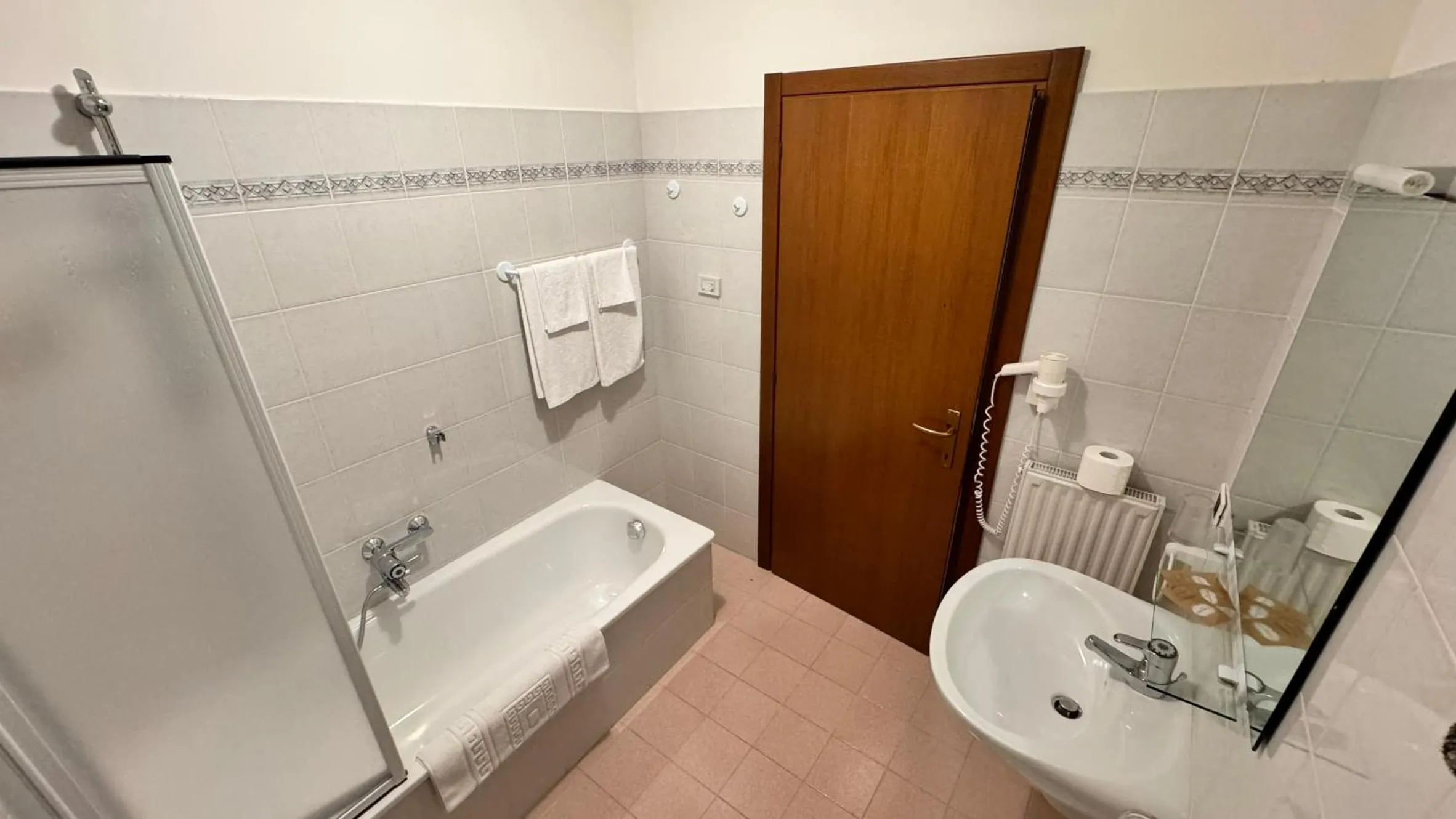 Bathroom in Albergo Stella Alpina