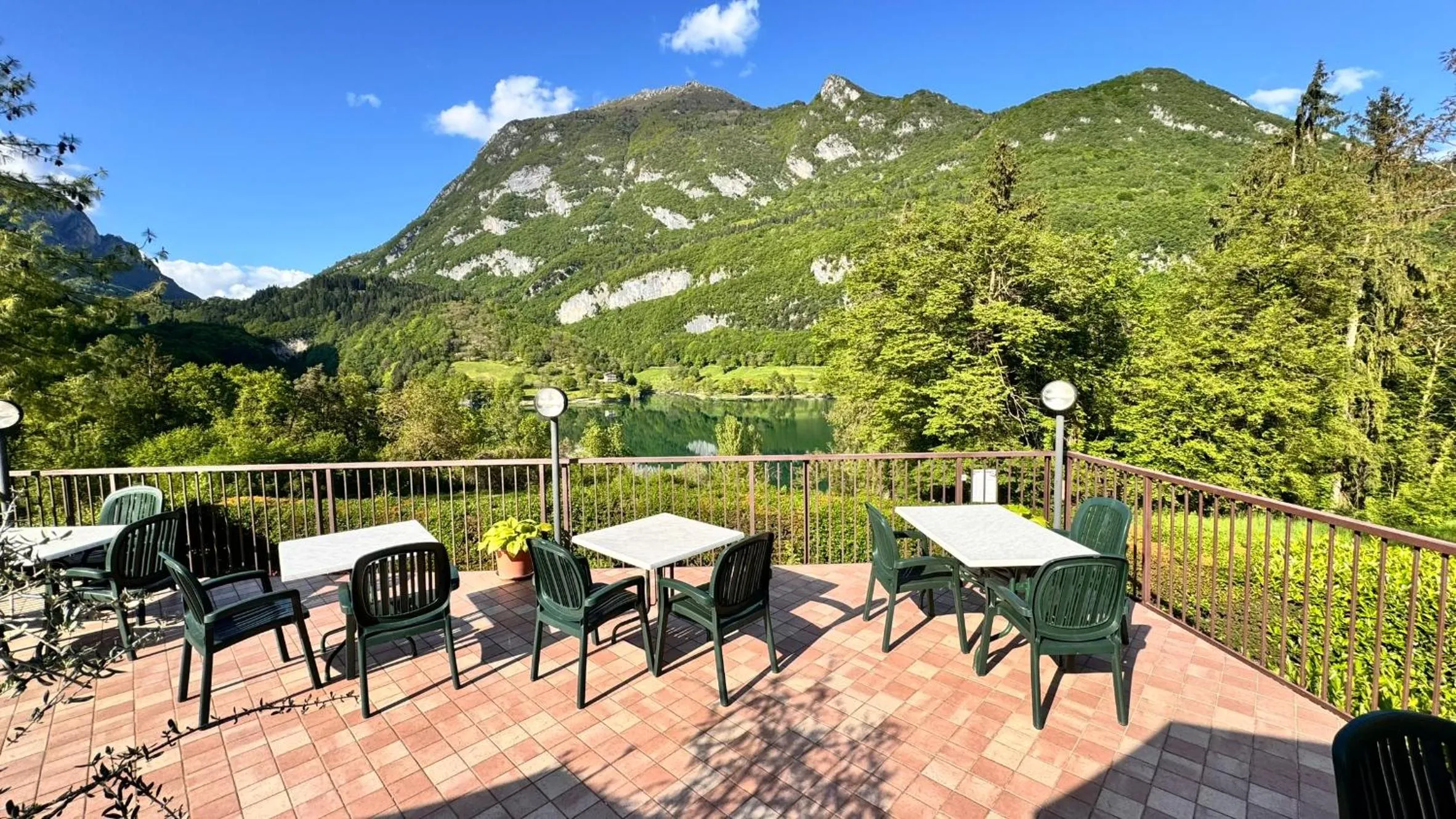 Patio in Albergo Stella Alpina