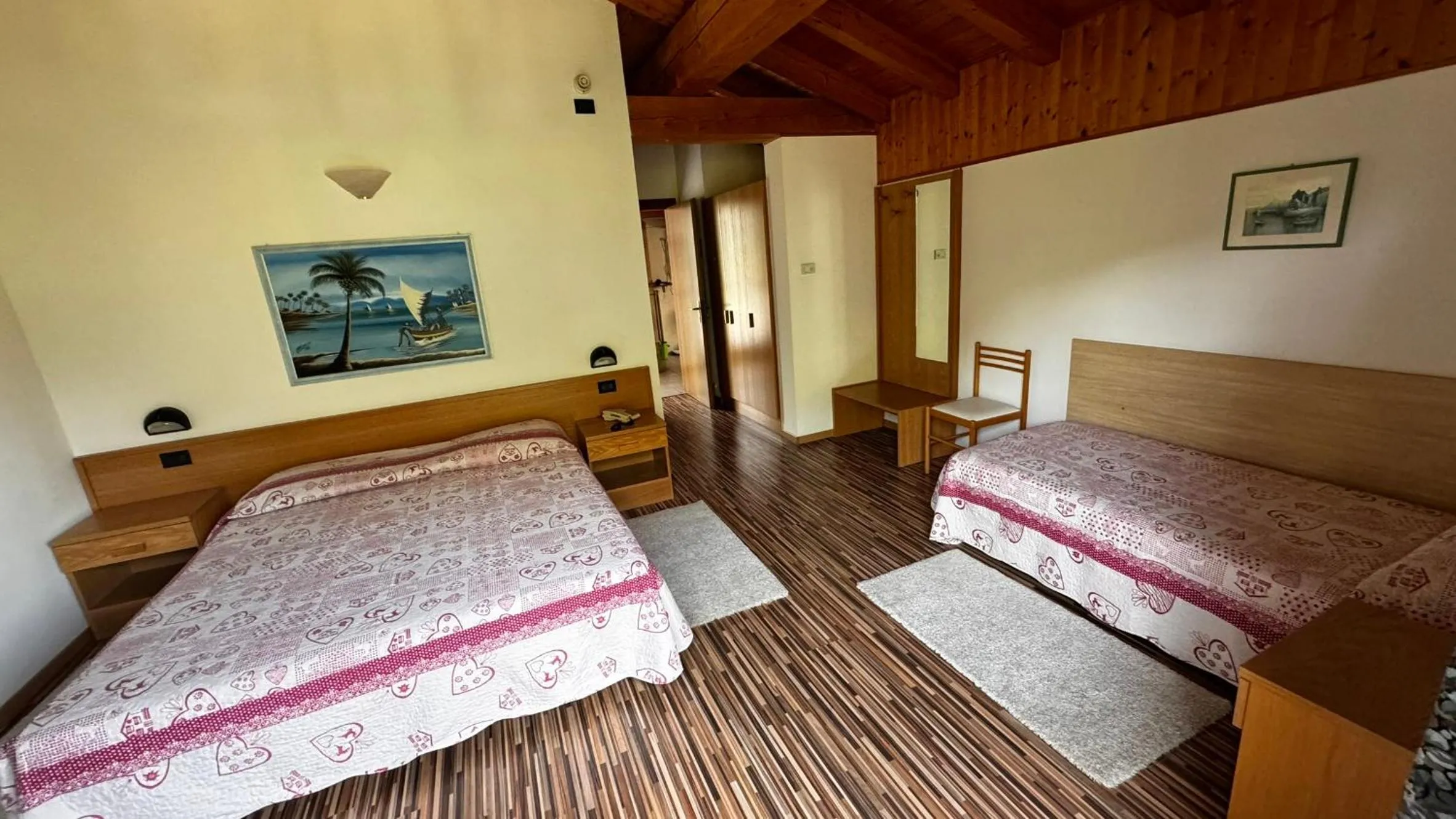Photo of the whole room, Bed in Albergo Stella Alpina