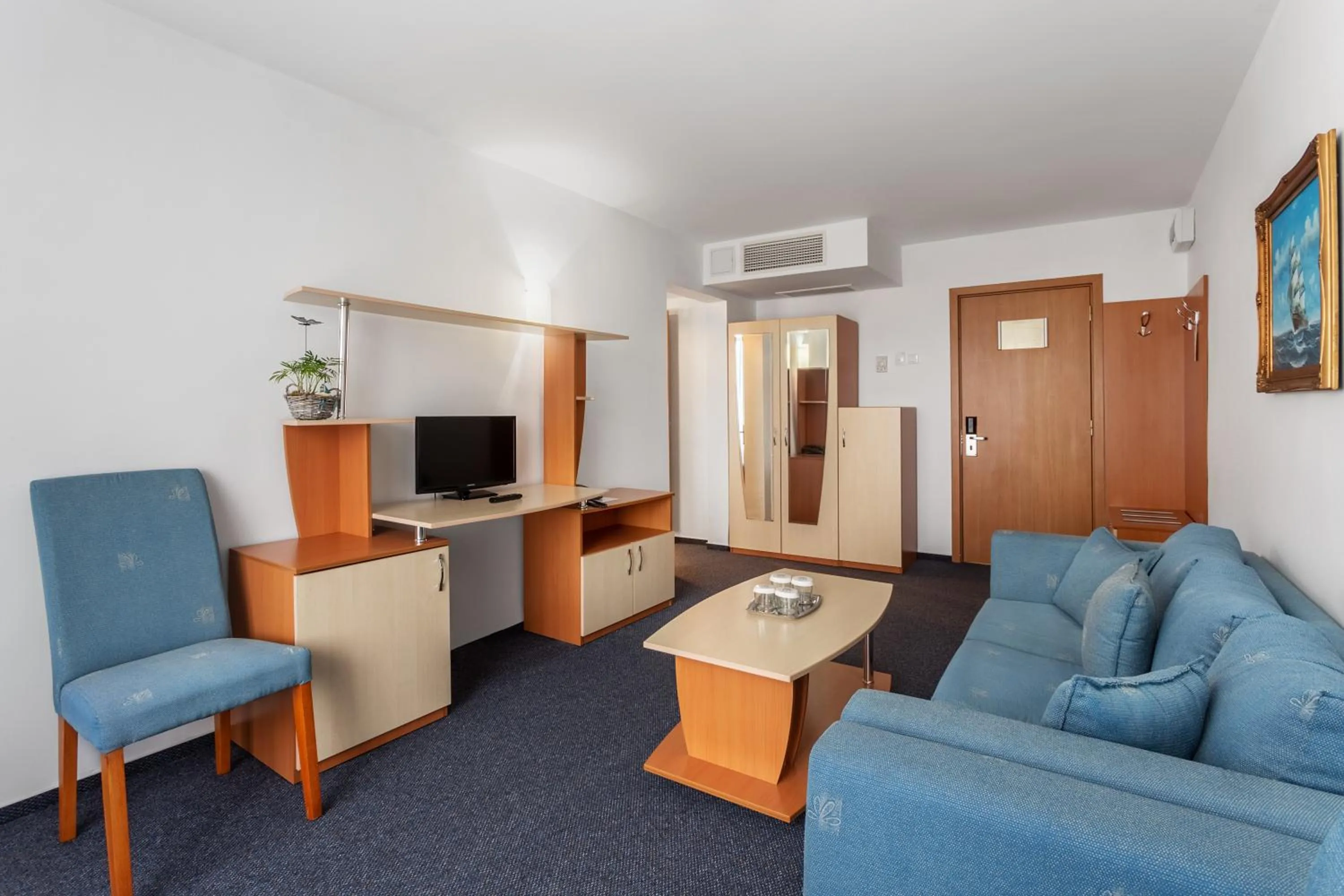 Evening entertainment in Hotel Sirena Saturn All Inclusive