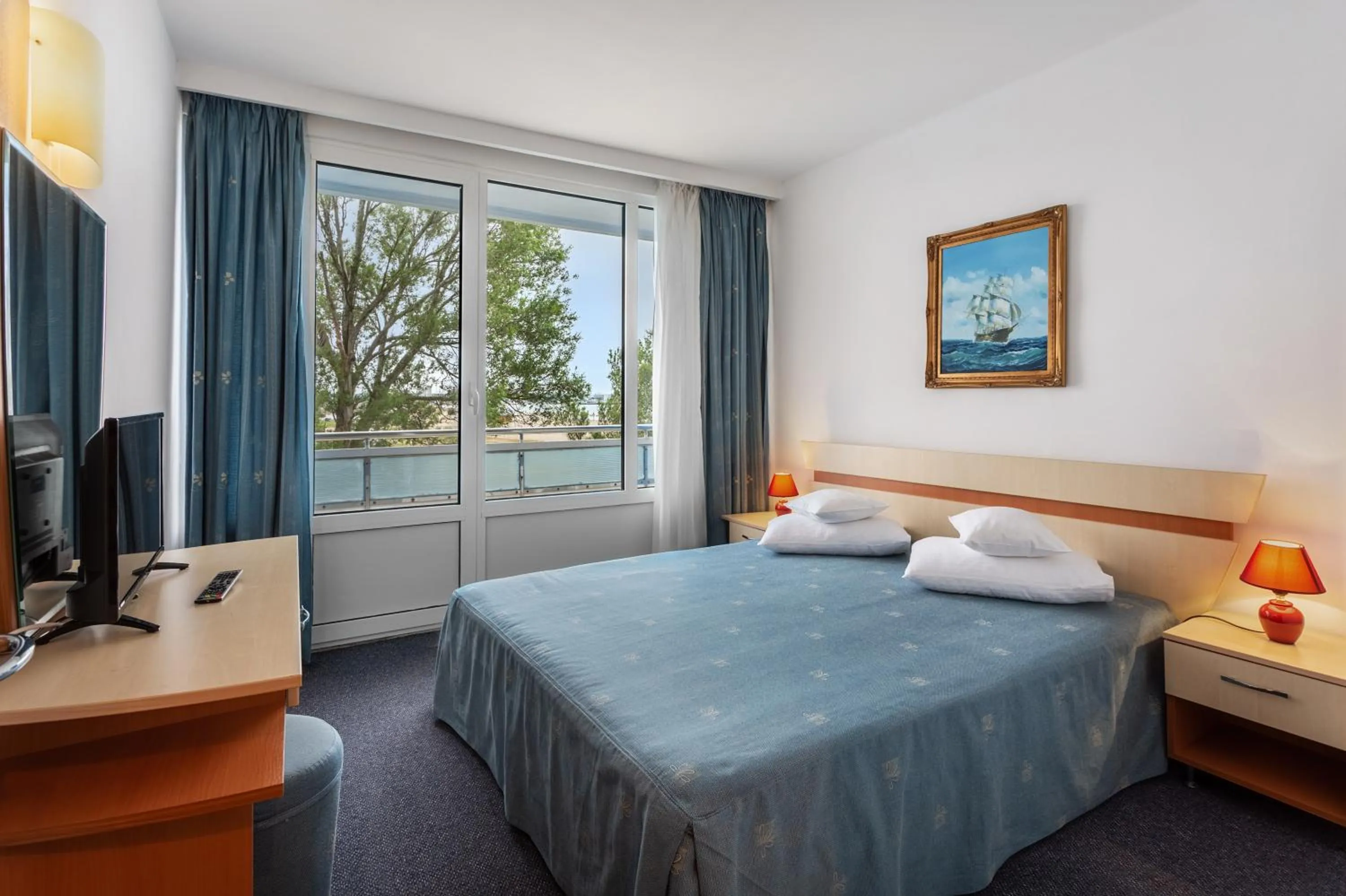 Bedroom, Bed in Hotel Sirena Saturn All Inclusive