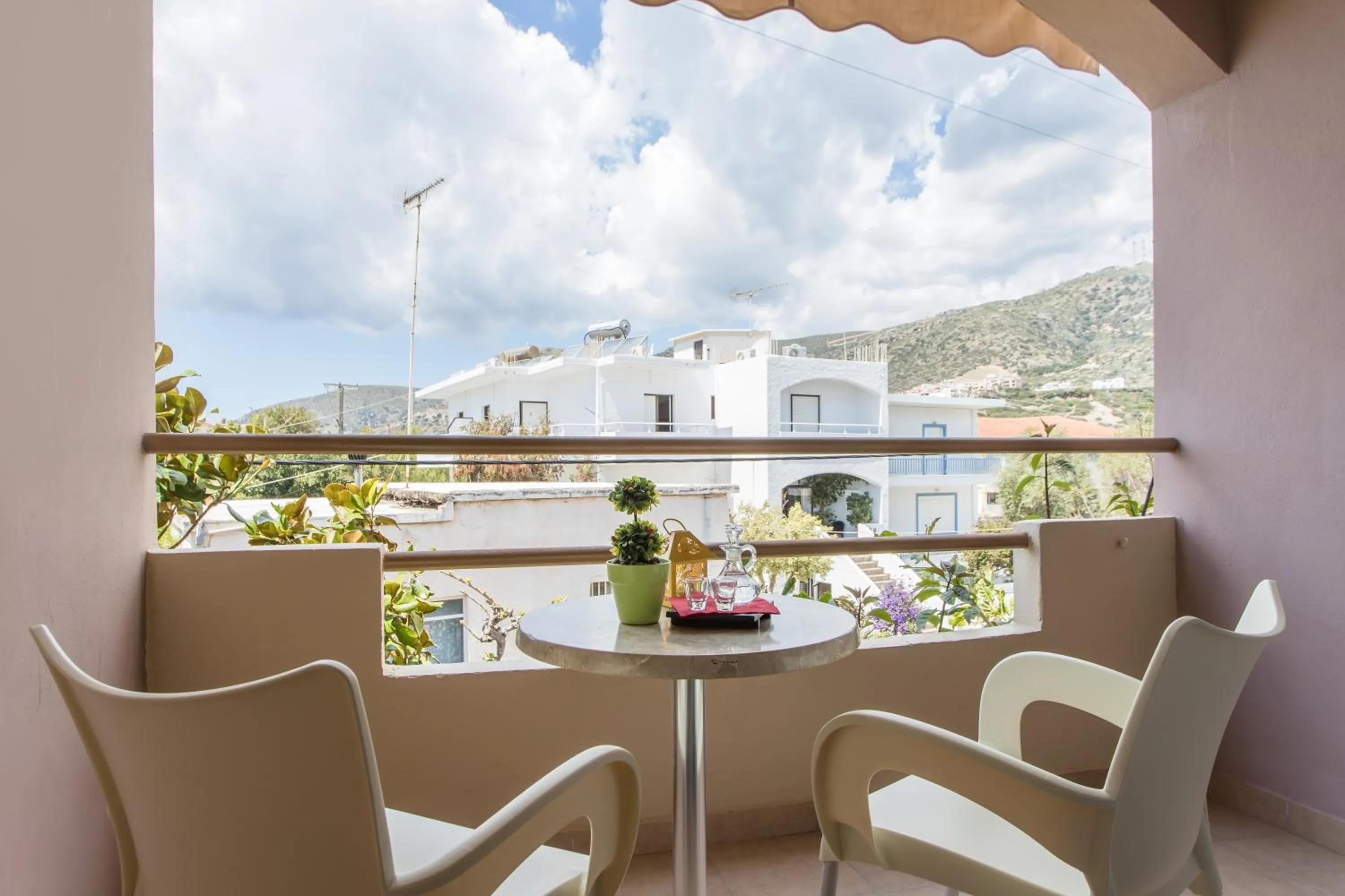 Glaros Hotel